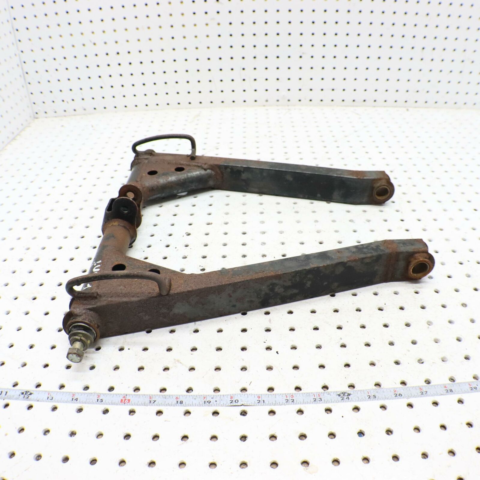 2007 POLARIS IQ 600 REAR SUSPENSION FRONT TORQUE ARM 1541948-067 1542579-067