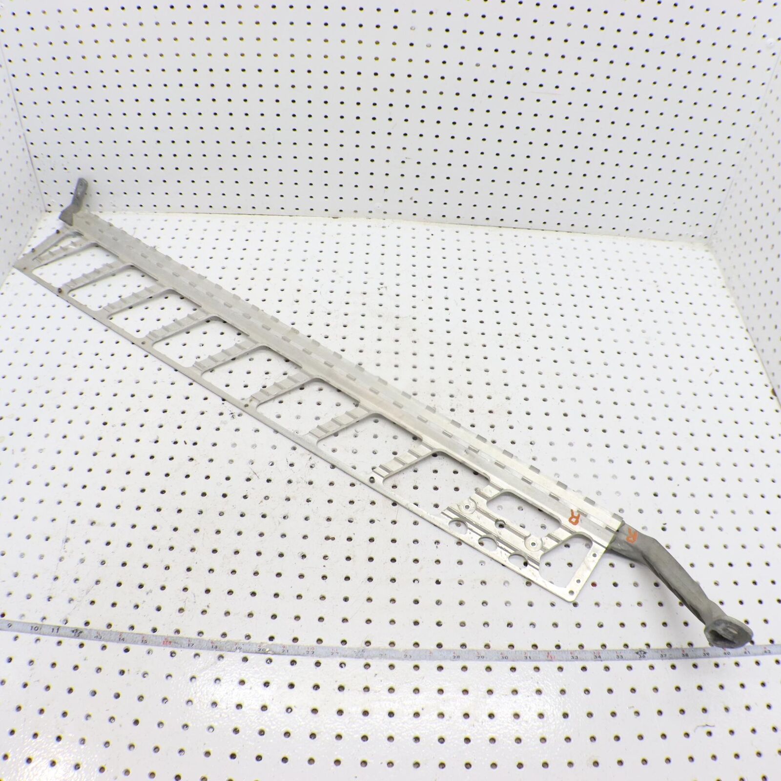 2014 POLARIS PRO RMK 800 RUNNING BOARD FOOTREST SUPPORT ASSEMBLY, RIGHT 1018778