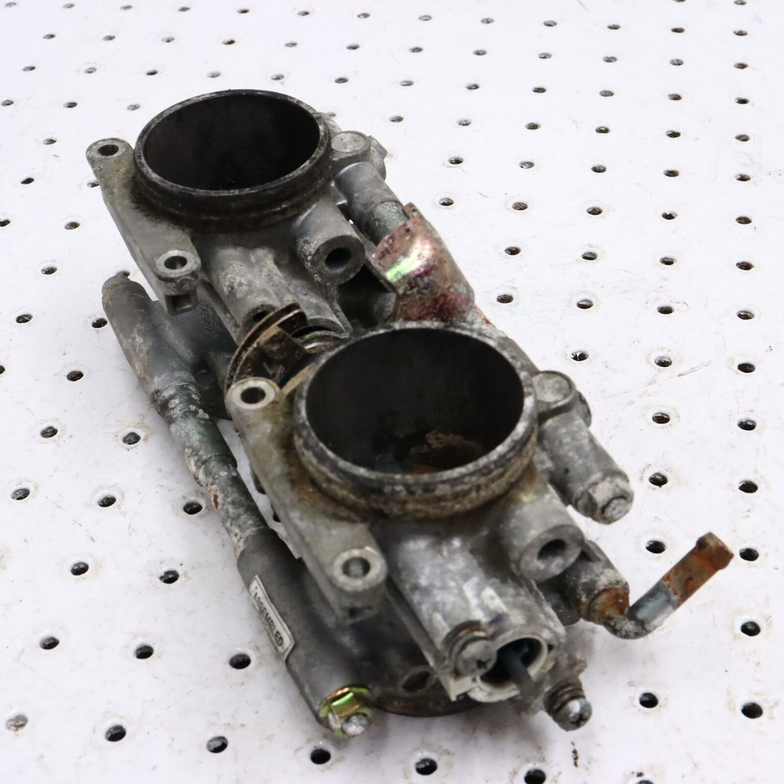 2007 POLARIS IQ 600 MAIN FUEL INJECTORS THROTTLE BODIES BODY 1203213