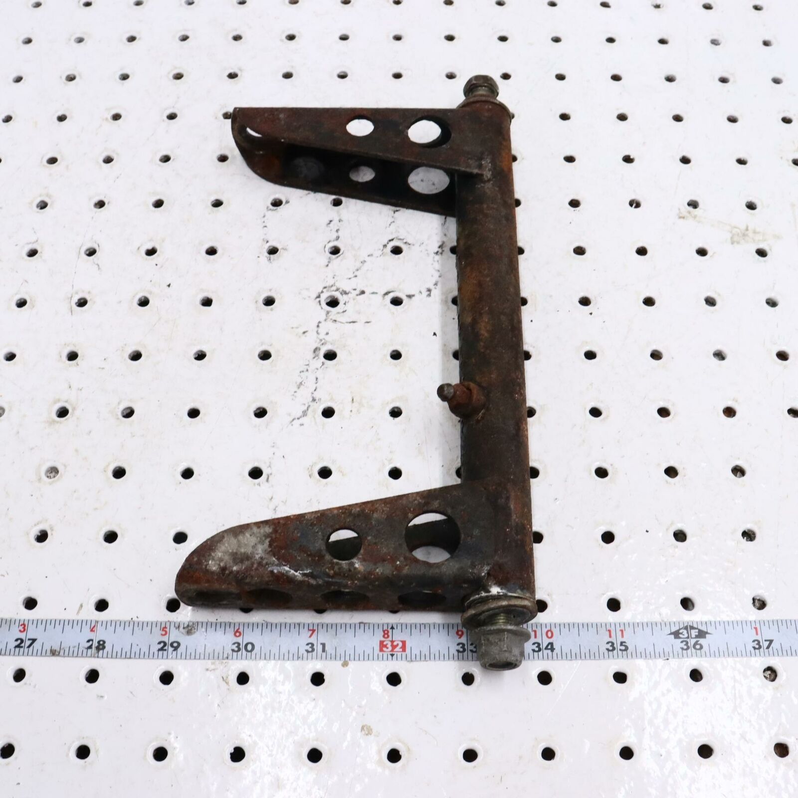 2007 POLARIS IQ 600 REAR SUSPENSION REAR PIVOT BRACKET 1541928-067