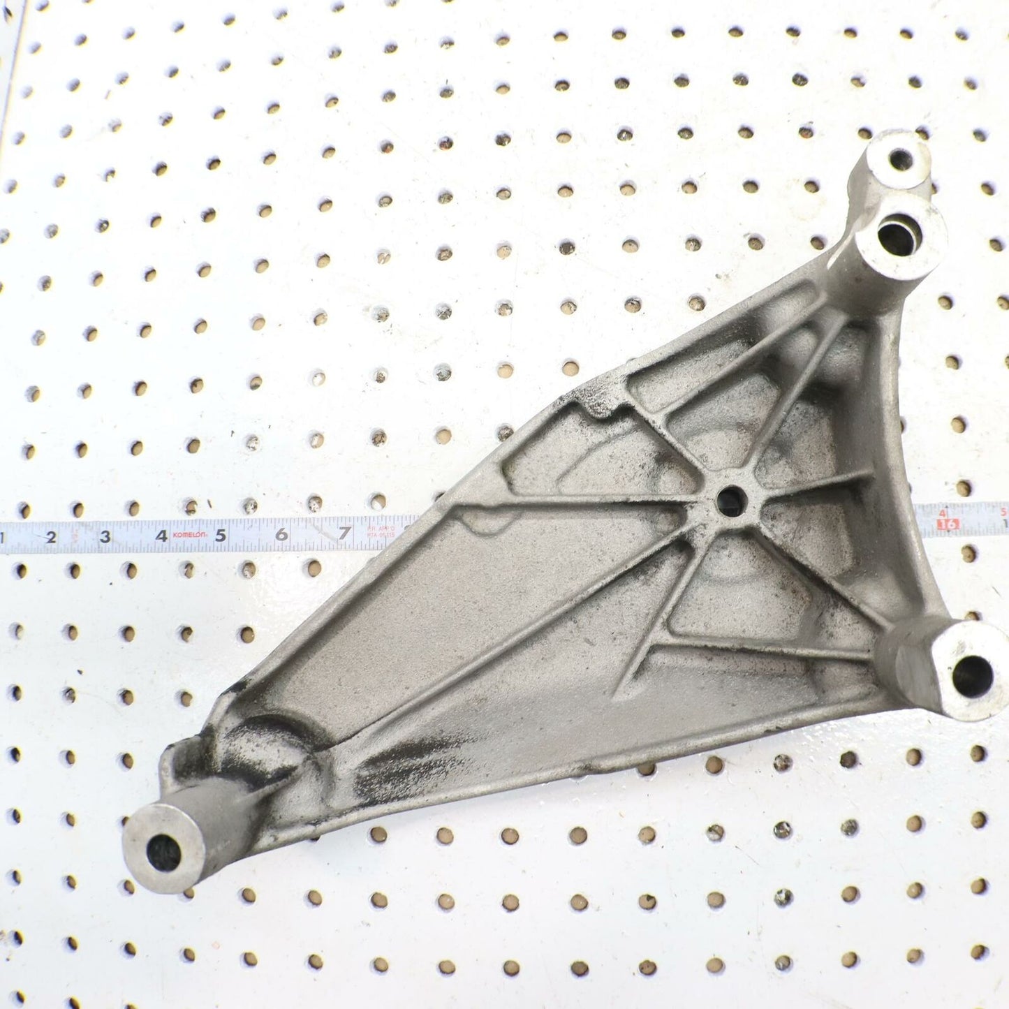 2006 POLARIS SWITCHBACK ENGINE MOTOR MOUNT BRACKET ALTERNATOR 0452974; 0454131