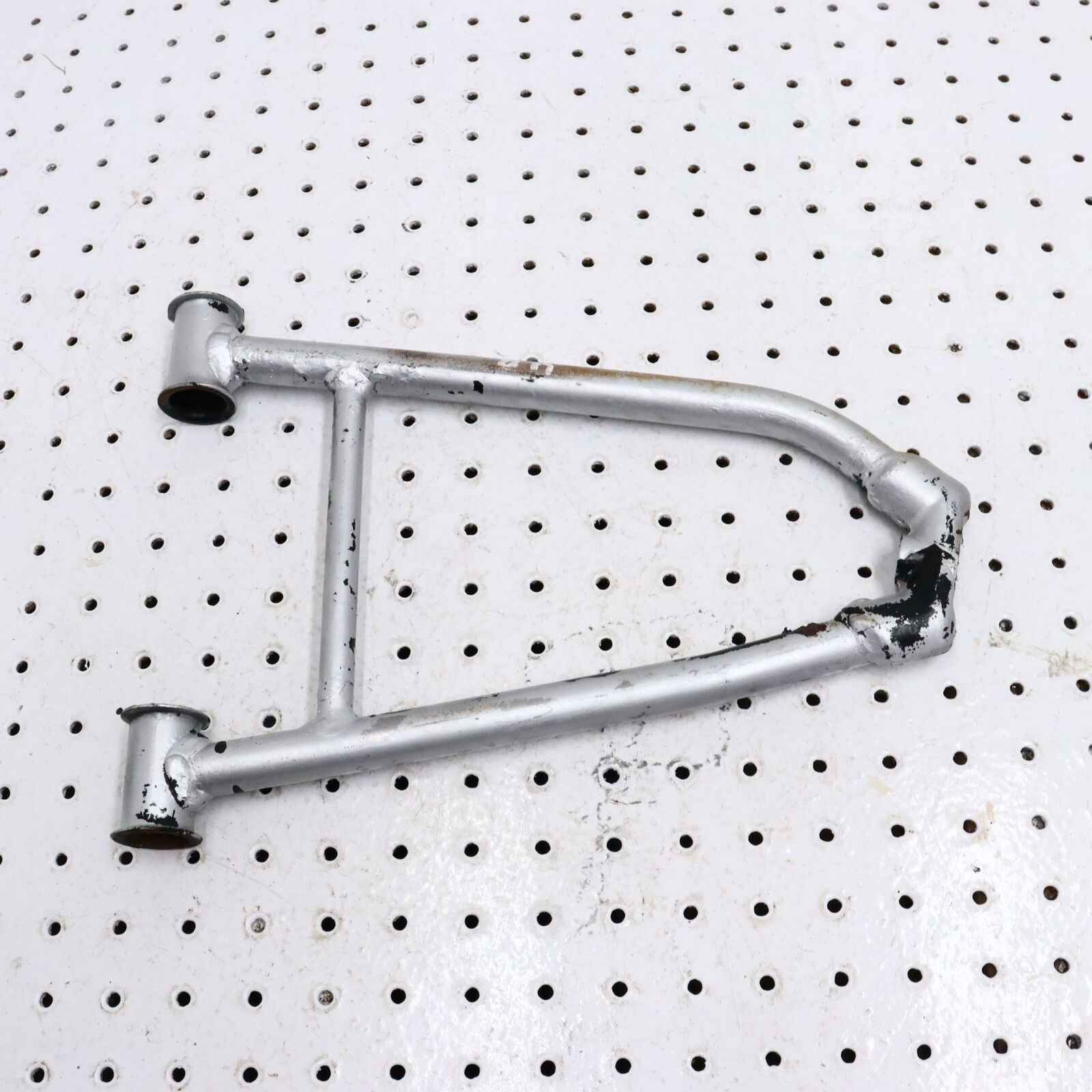 2007 POLARIS IQ 600 FRONT UPPER RIGHT CONTROL A ARM 2203020-067