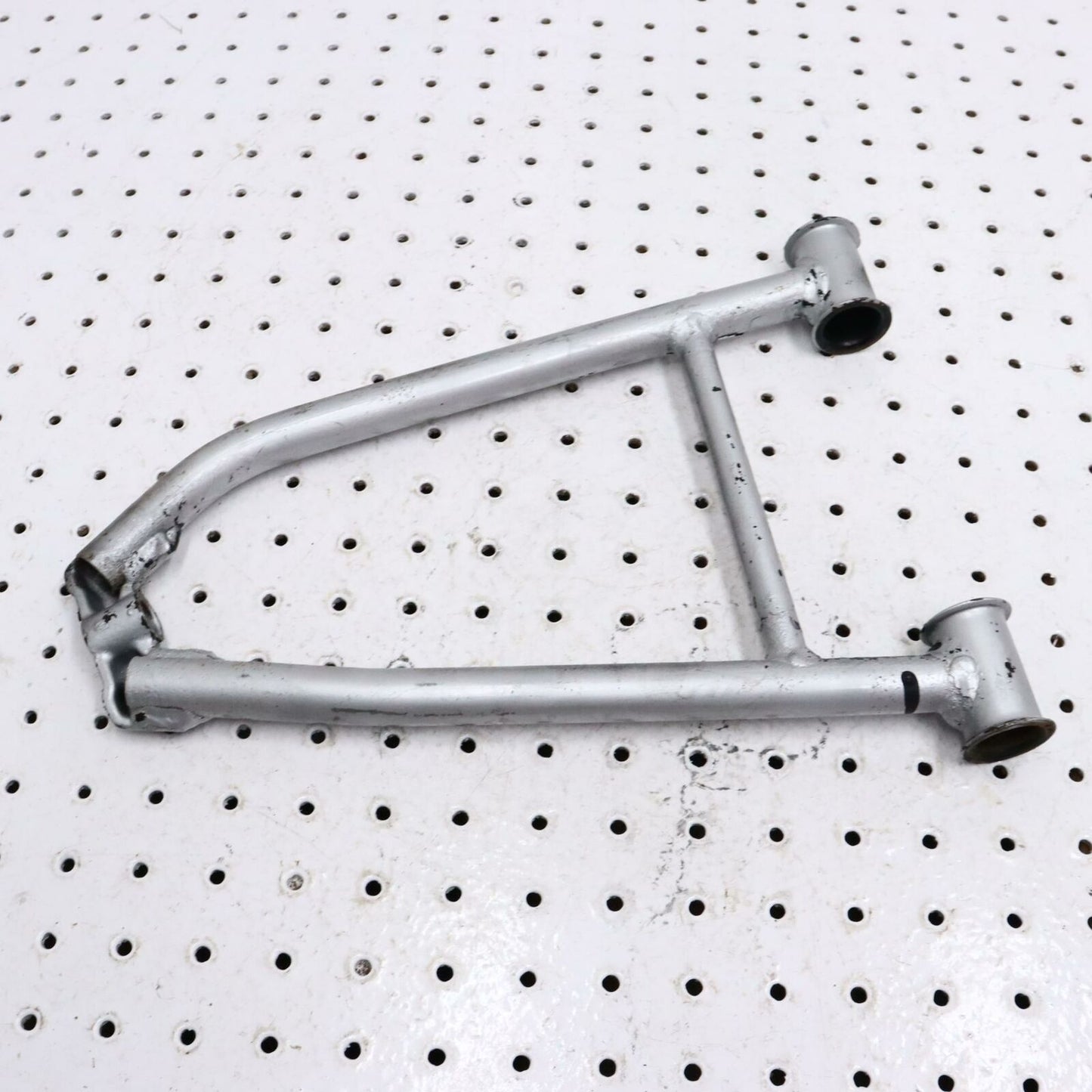 2007 POLARIS IQ 600 FRONT UPPER RIGHT CONTROL A ARM 2203020-067