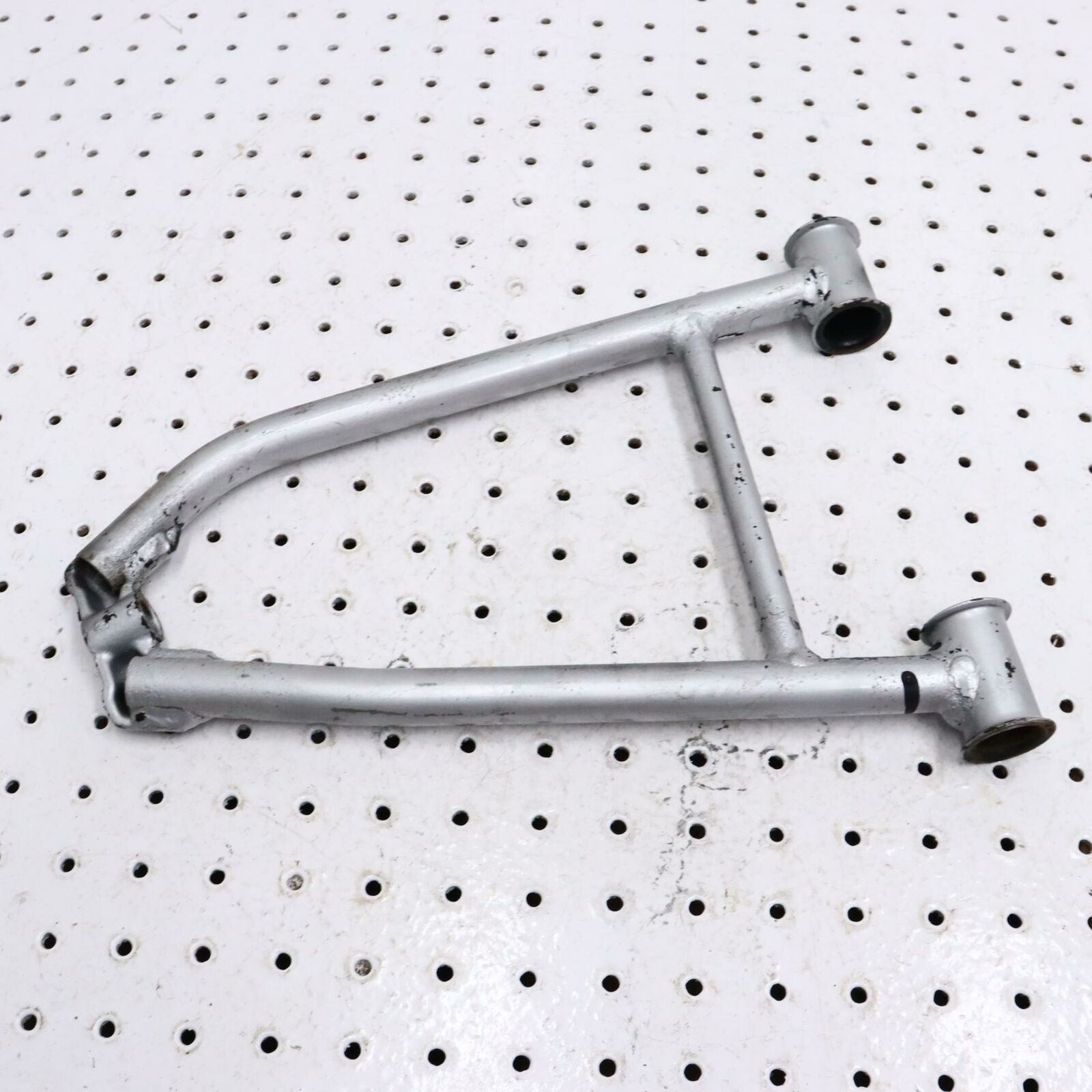 2007 POLARIS IQ 600 FRONT UPPER RIGHT CONTROL A ARM 2203020-067