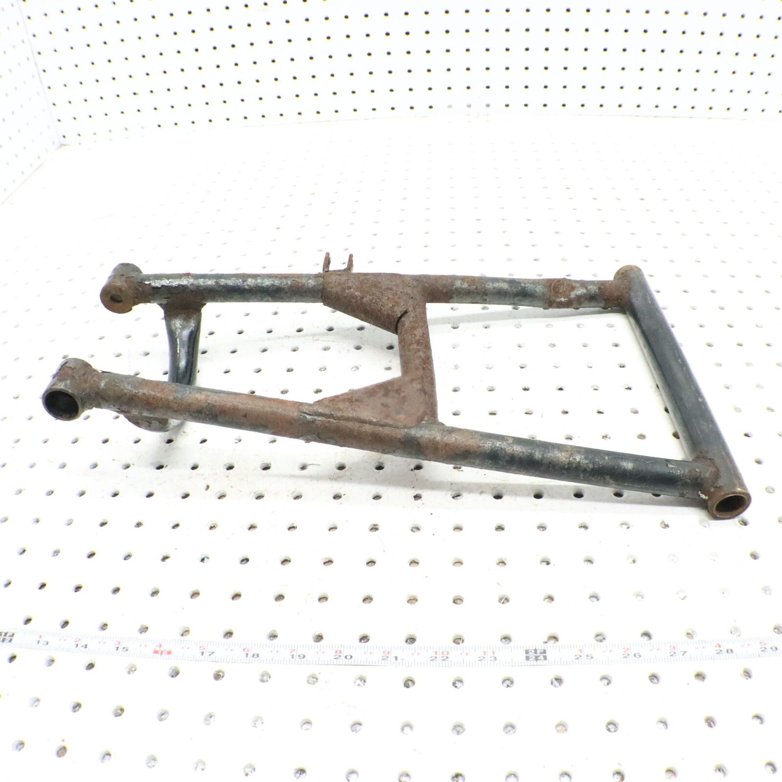 2002 ARCTIC CAT ZR 500 LEFT FRONT LOWER SUSPENSION CONTROL A ARM 0703-847 DENTED