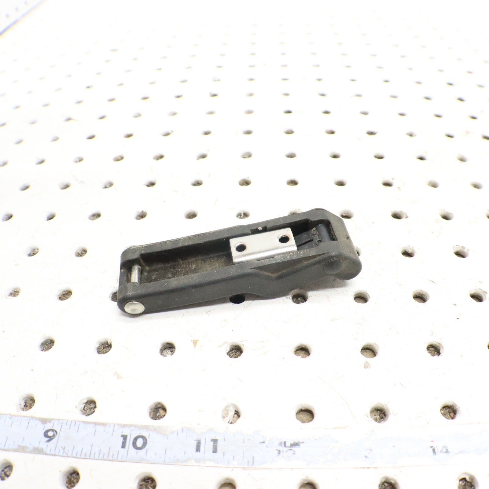 2024 Polaris Sportsman 570 Efi Eps LATCH RUBBER, LOWER, HD 7083060