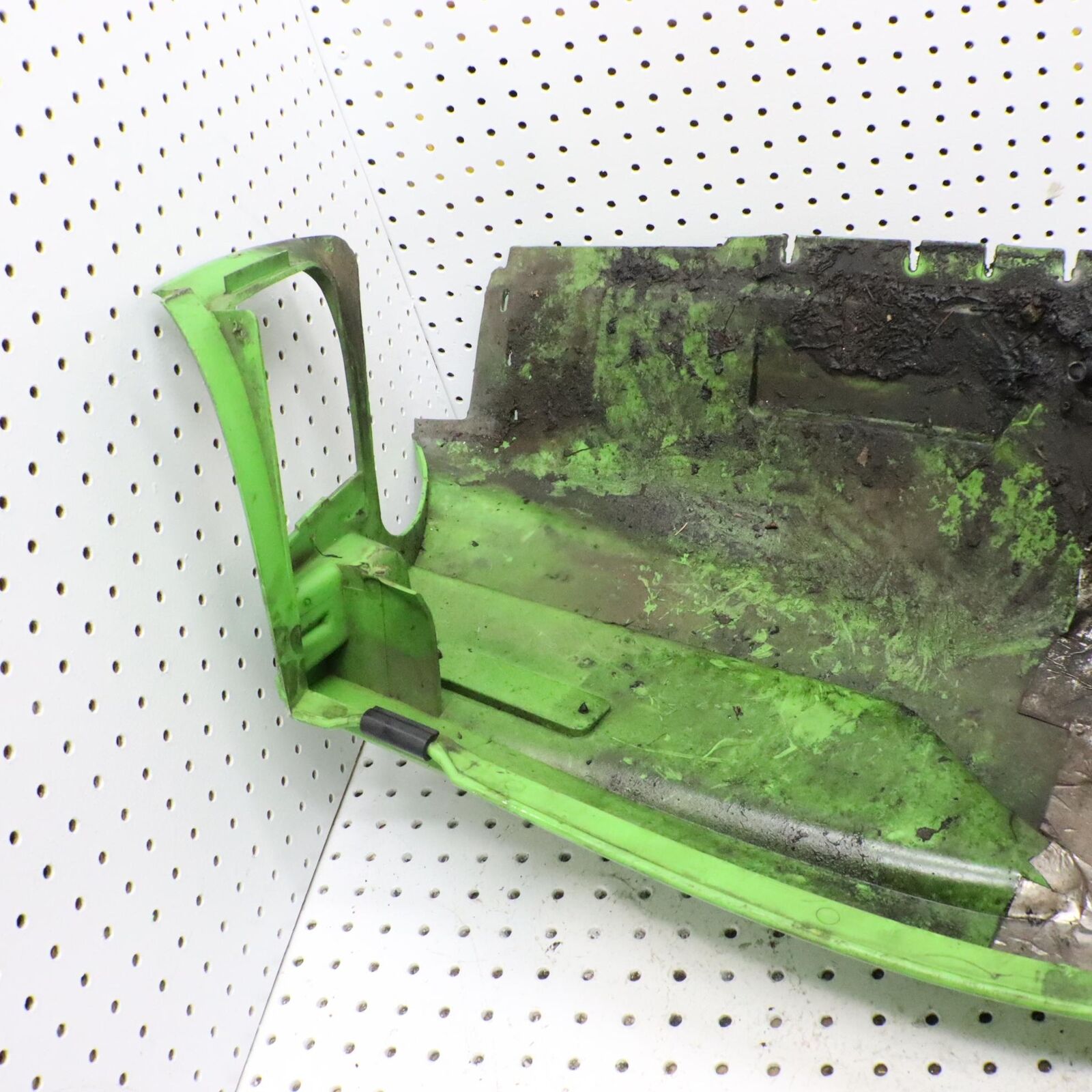 2002 ARCTIC CAT ZR 500 BELLYPAN RIGHT BELLY PAN 1706-294