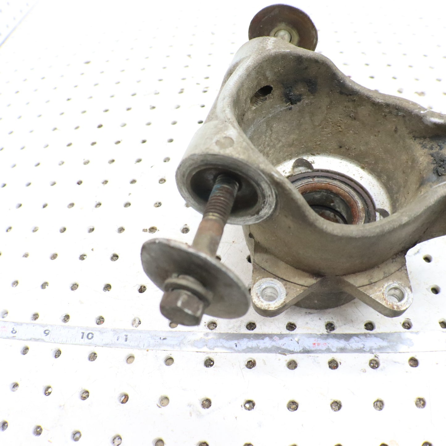 2004 Polaris Sportsman 500 Bearing Carrier Knuckle Rear RIGHT 5133664 5134206
