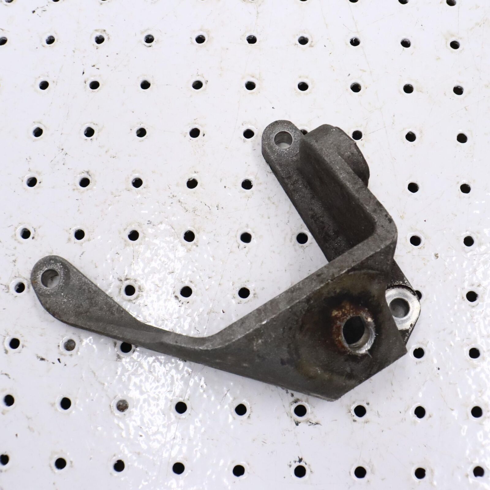 1999 ARCTIC CAT ZL 600 ENGINE MOUNT BRACKET  0708-045 