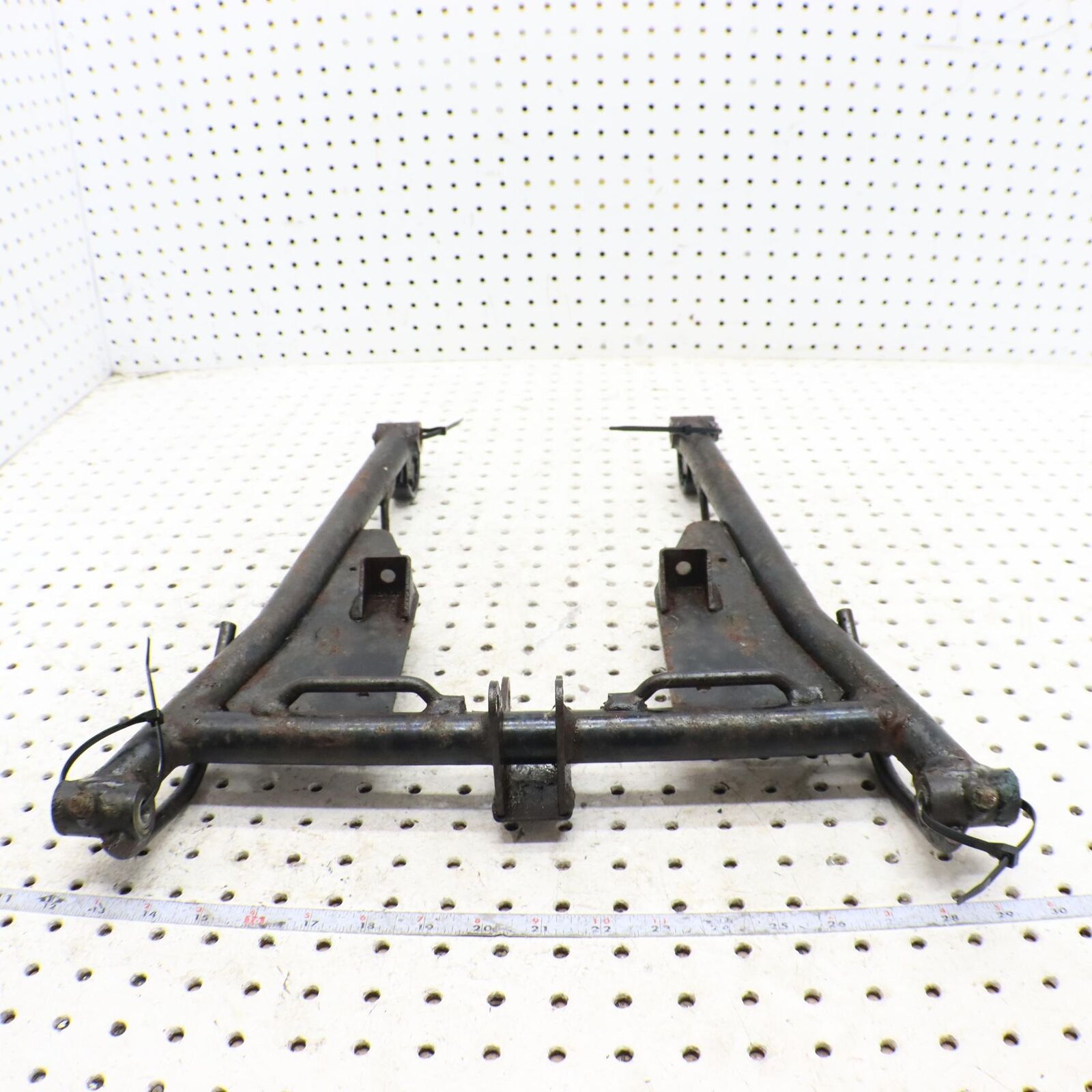 2002 ARCTIC CAT ZR 600 REAR BACK SUSPENSION FRONT TORQUE PIVOT ARM 0704-623