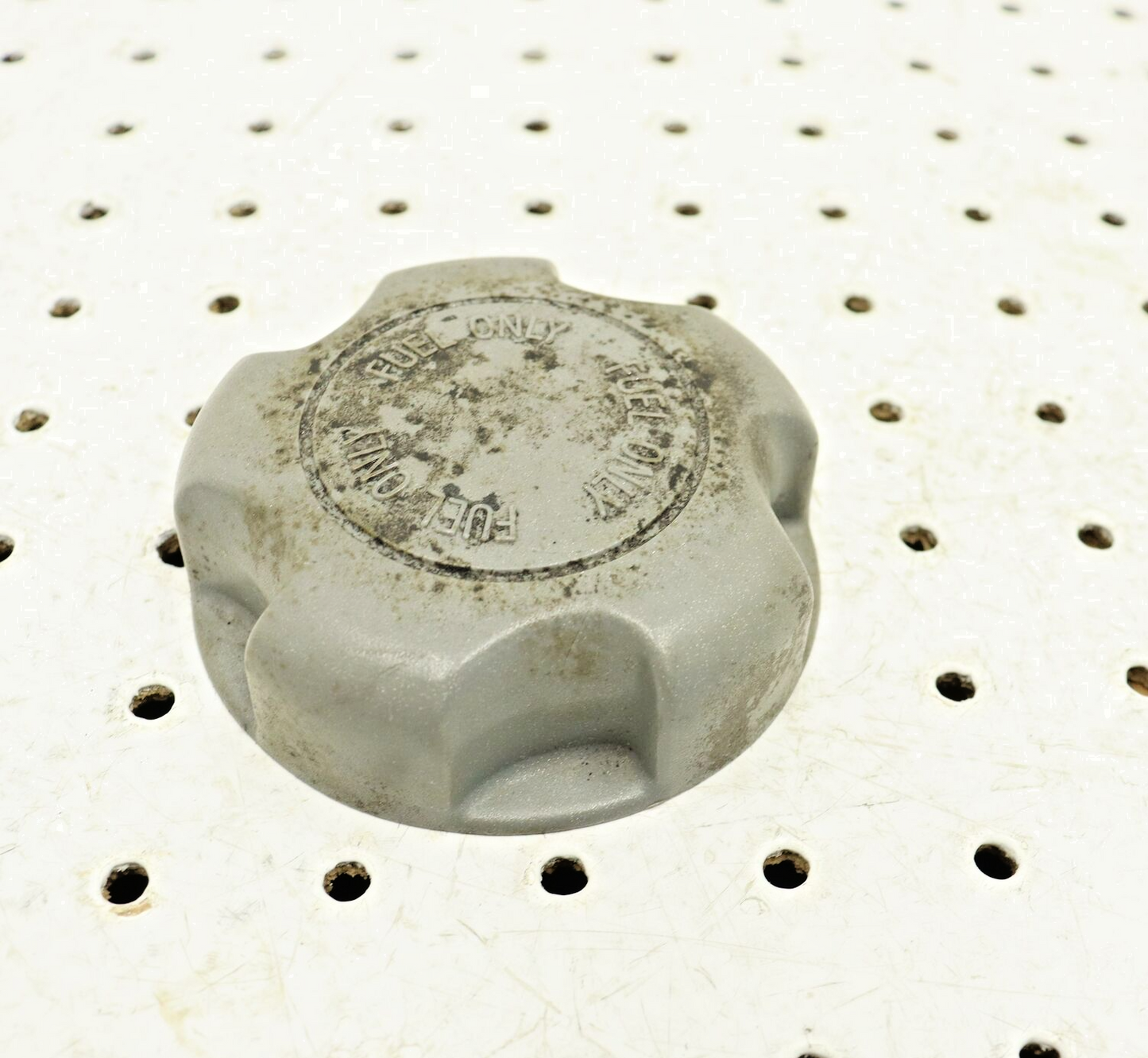 2002 POLARIS SPORTSMAN 700 GAS CAP COVER LID 5434329