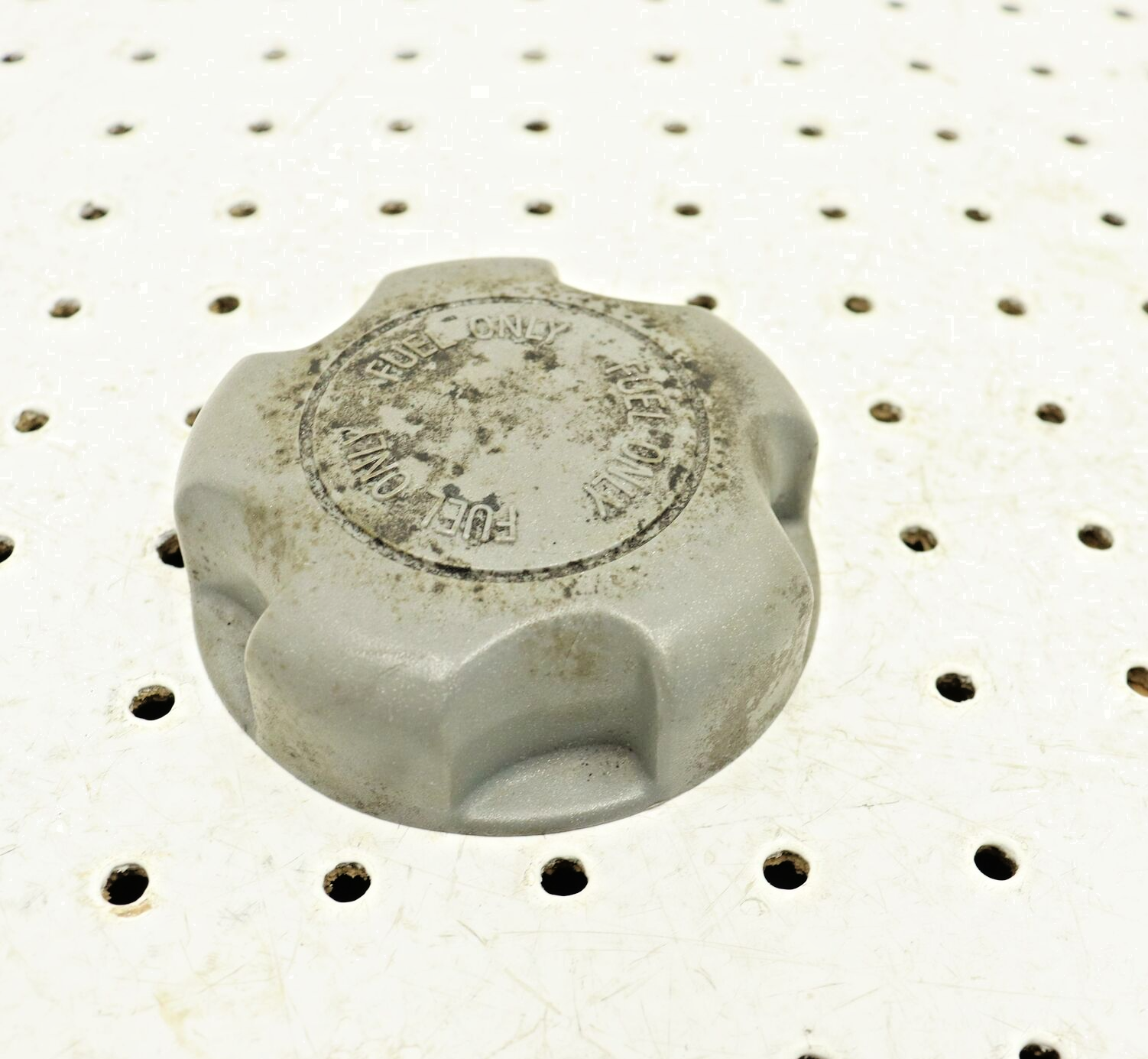 2002 POLARIS SPORTSMAN 700 GAS CAP COVER LID 5434329