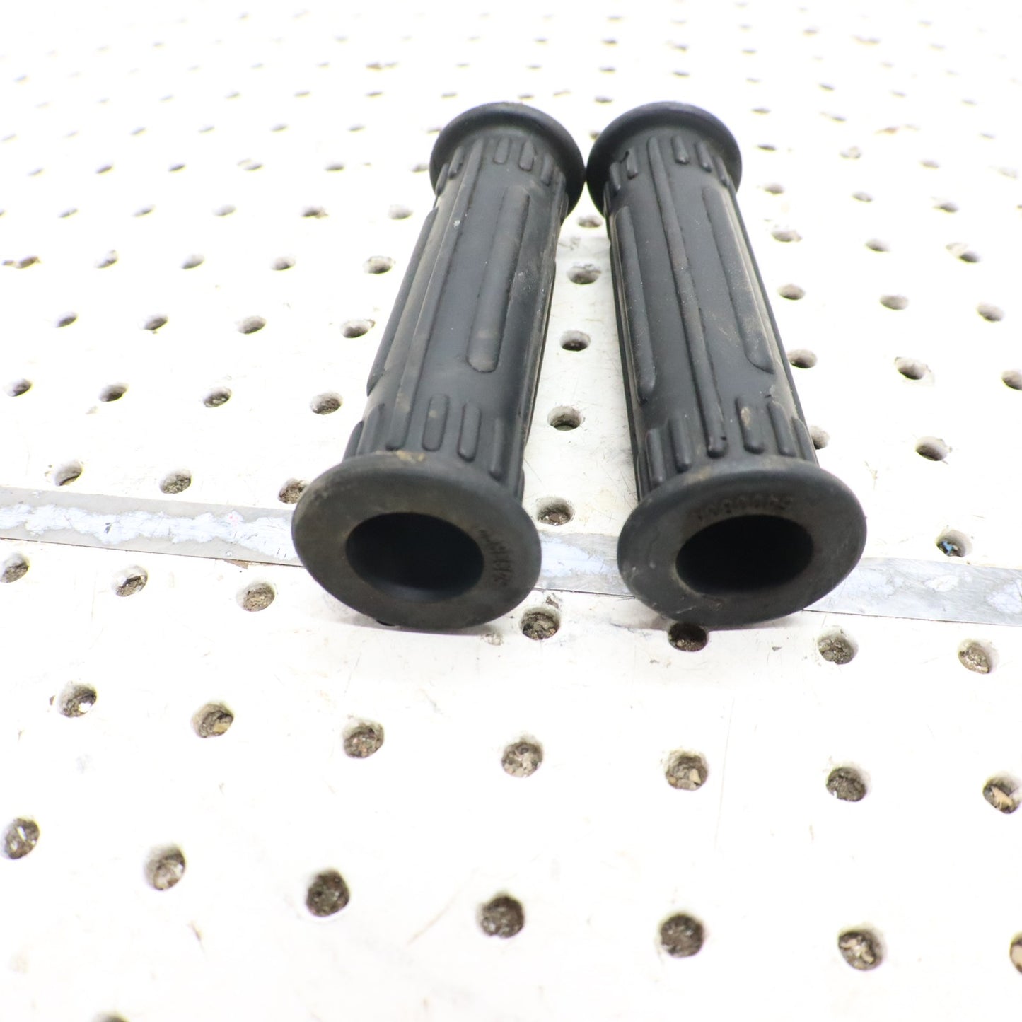 2004 Polaris Sportsman 500 Handlebar Grips 5433834-070