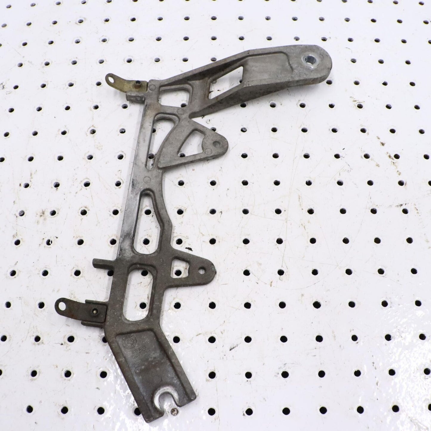 2014 POLARIS PRO RMK 800 RESONATOR MOUNT ASSEMBLY 1017804 