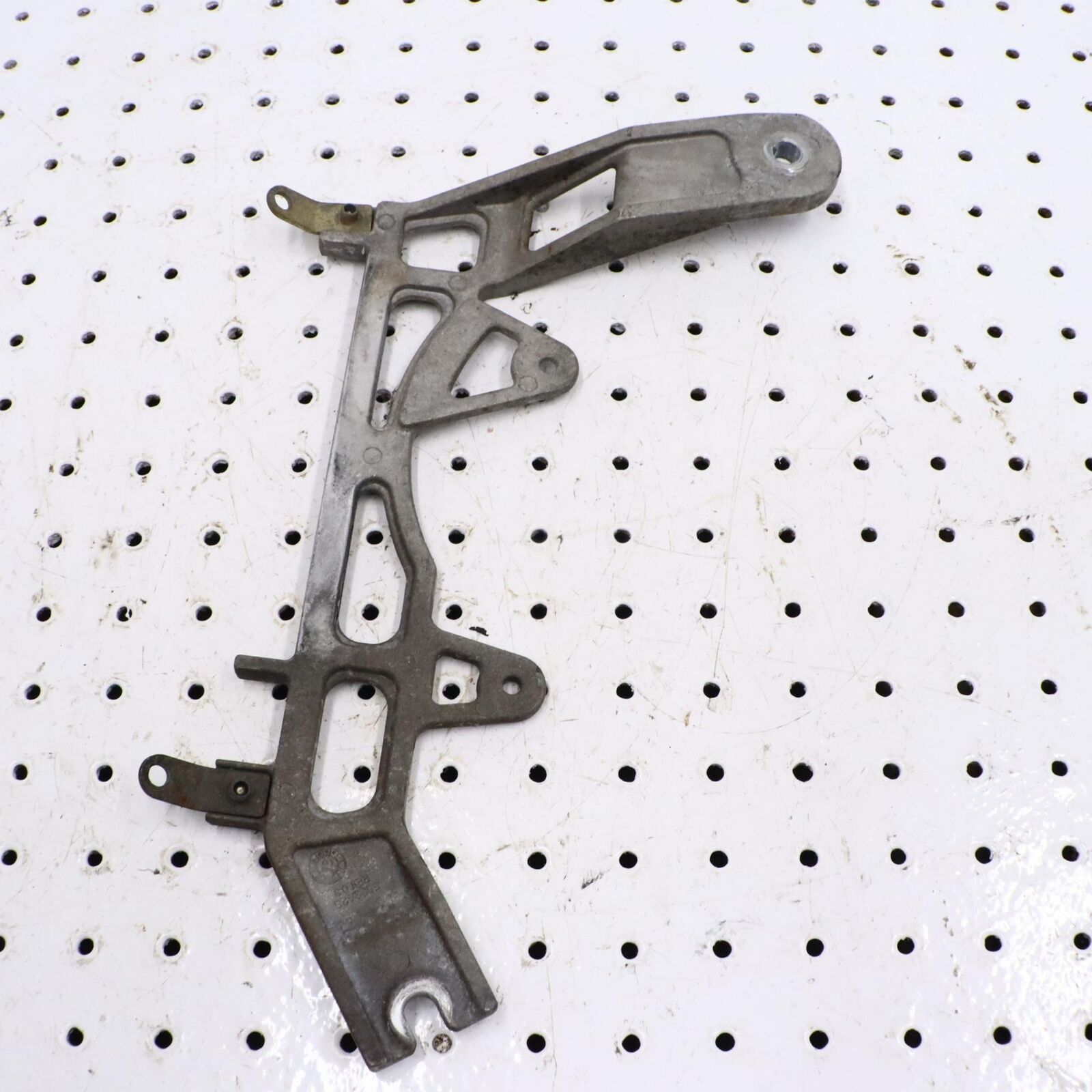 2014 POLARIS PRO RMK 800 RESONATOR MOUNT ASSEMBLY 1017804 