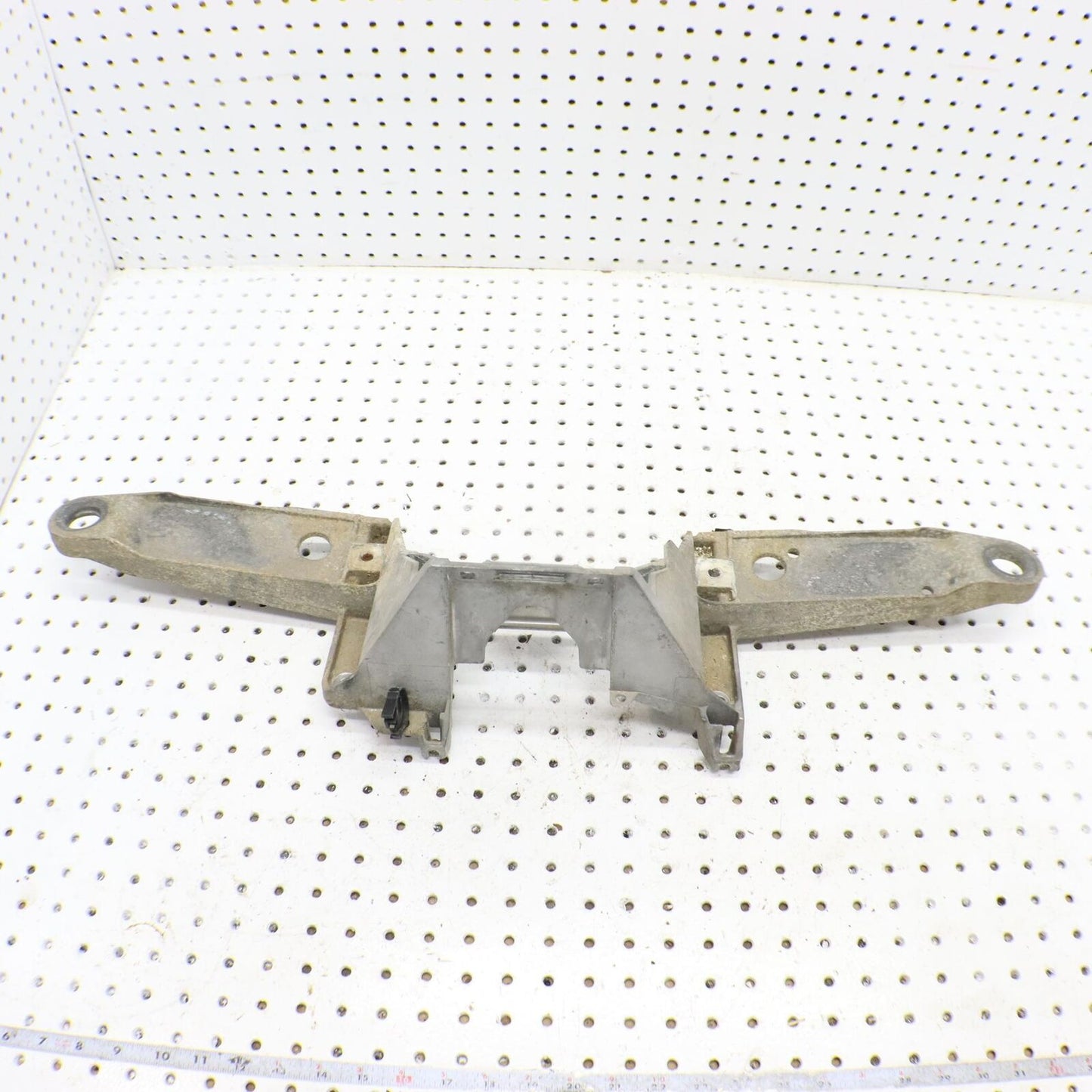 2013 POLARIS SPORTSMAN 550 BULKHEAD FRAME SUPPORT RACK MOUNT  5632354