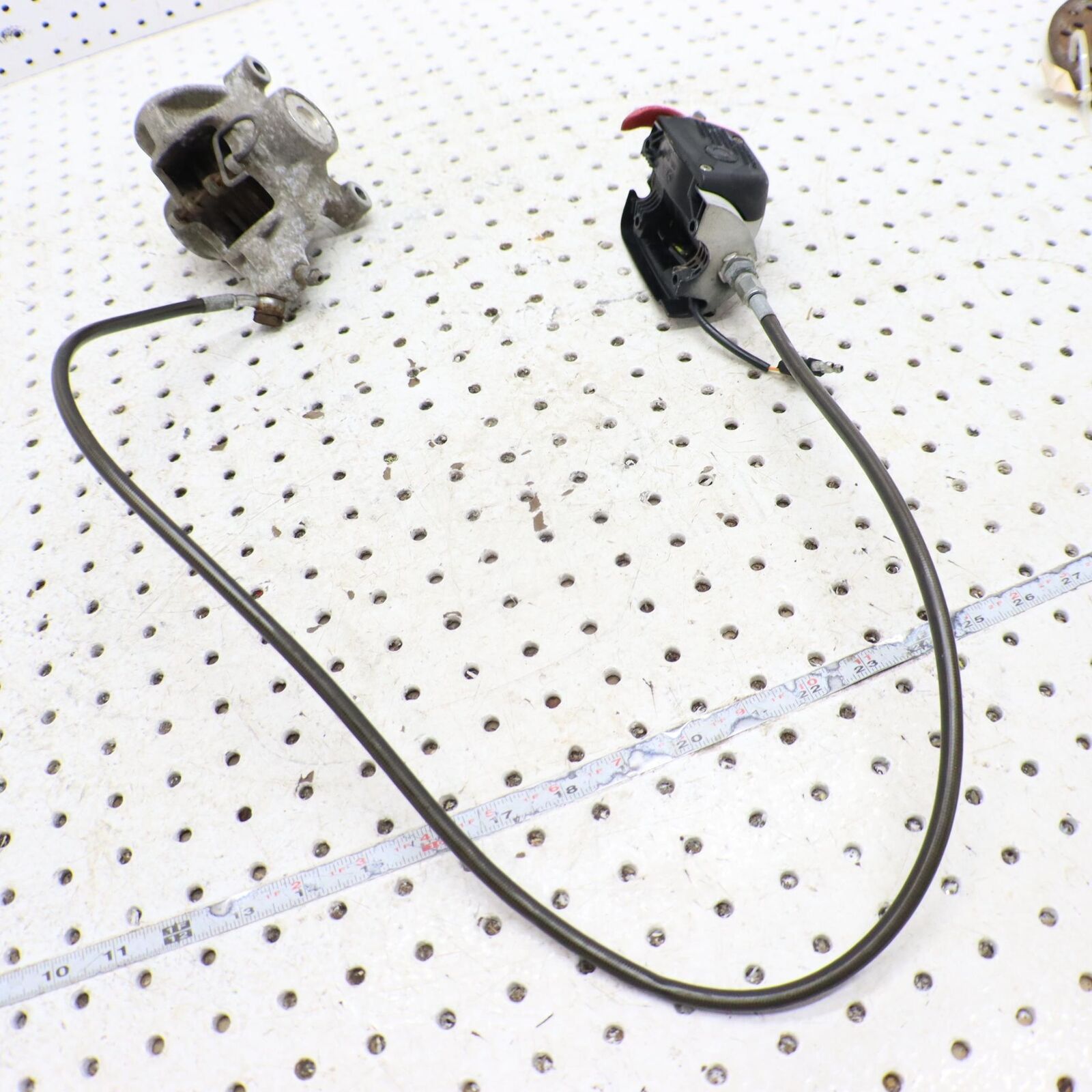 2006 POLARIS RMK 700 HAND BRAKE LEVER MASTER CYLINDER 2202785; 2202742