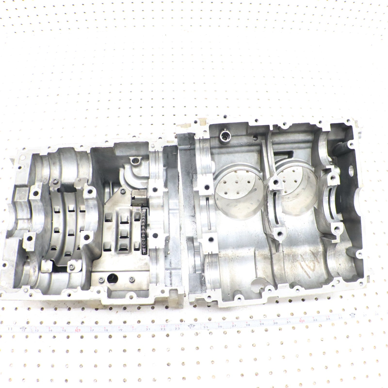 2009 Polaris Sportsman Xp 850 Crankcase Engine Case 2204054; 2204957; 5632167