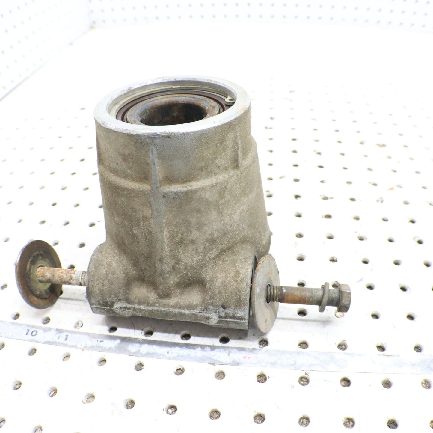 2004 Polaris Sportsman 500 Bearing Carrier Knuckle Rear LEFT 5133663 