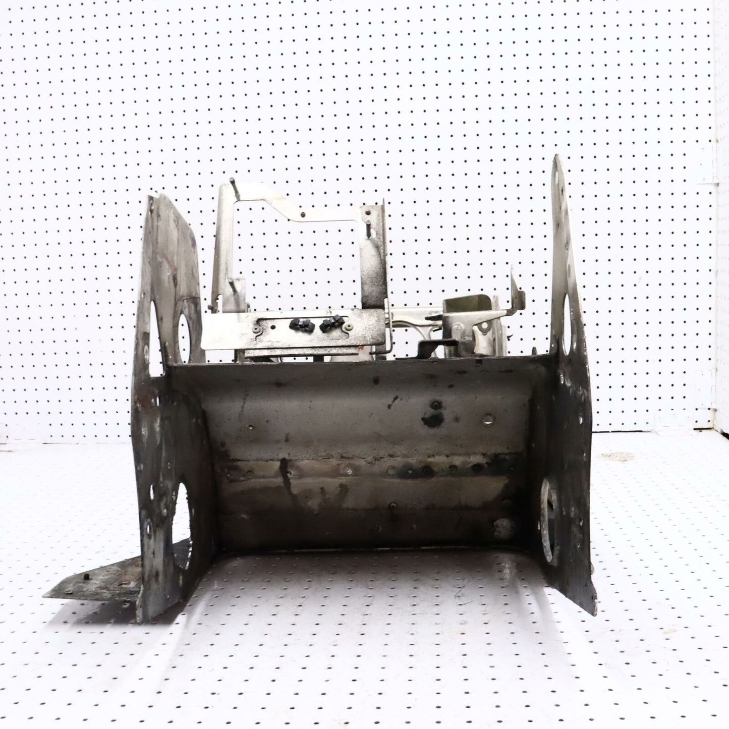 2006 POLARIS CLASSIC 700 FRONT BULKHEAD CHASSIS FRAME SUPPORT 1015032-309
