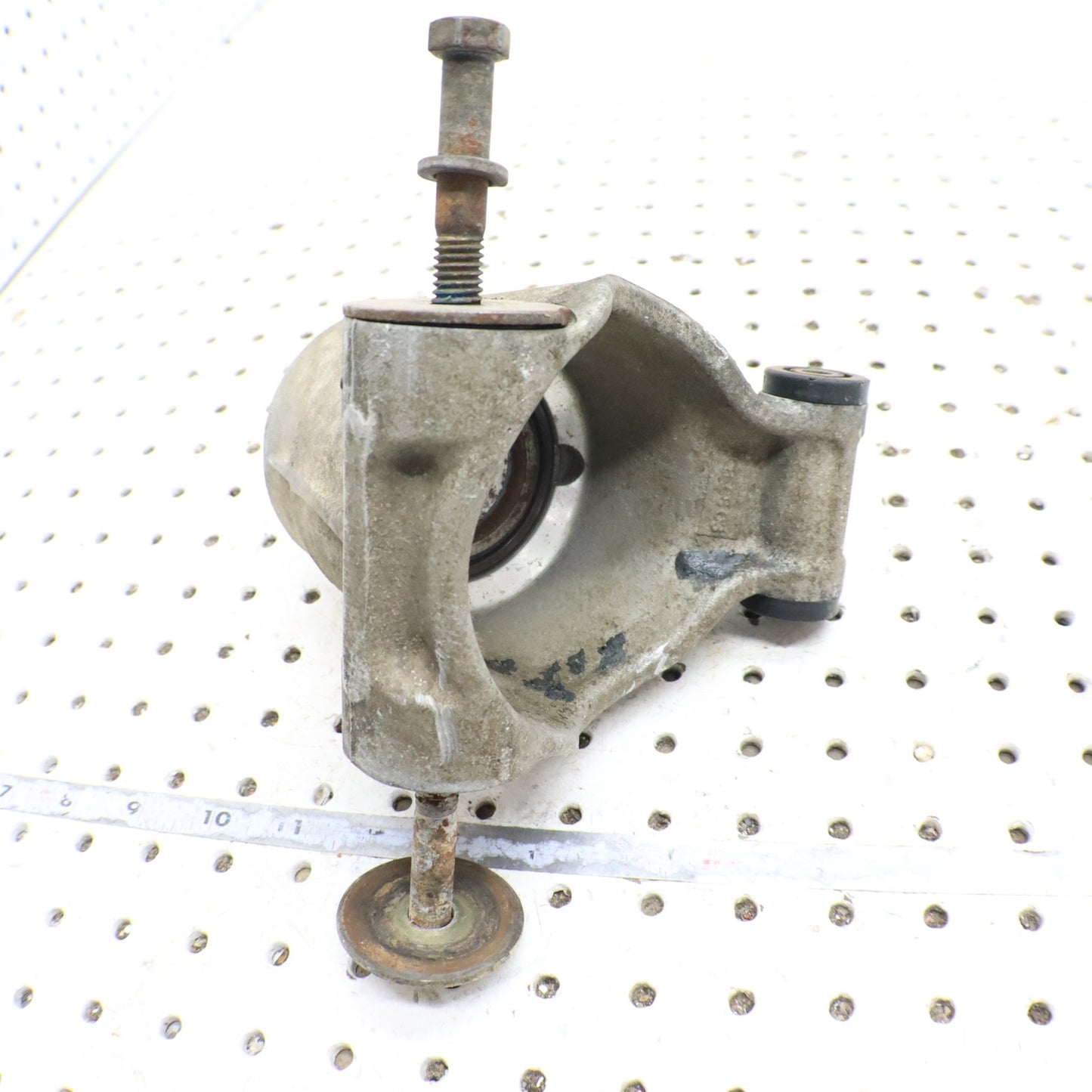 2004 Polaris Sportsman 500 Bearing Carrier Knuckle Rear LEFT 5133663 