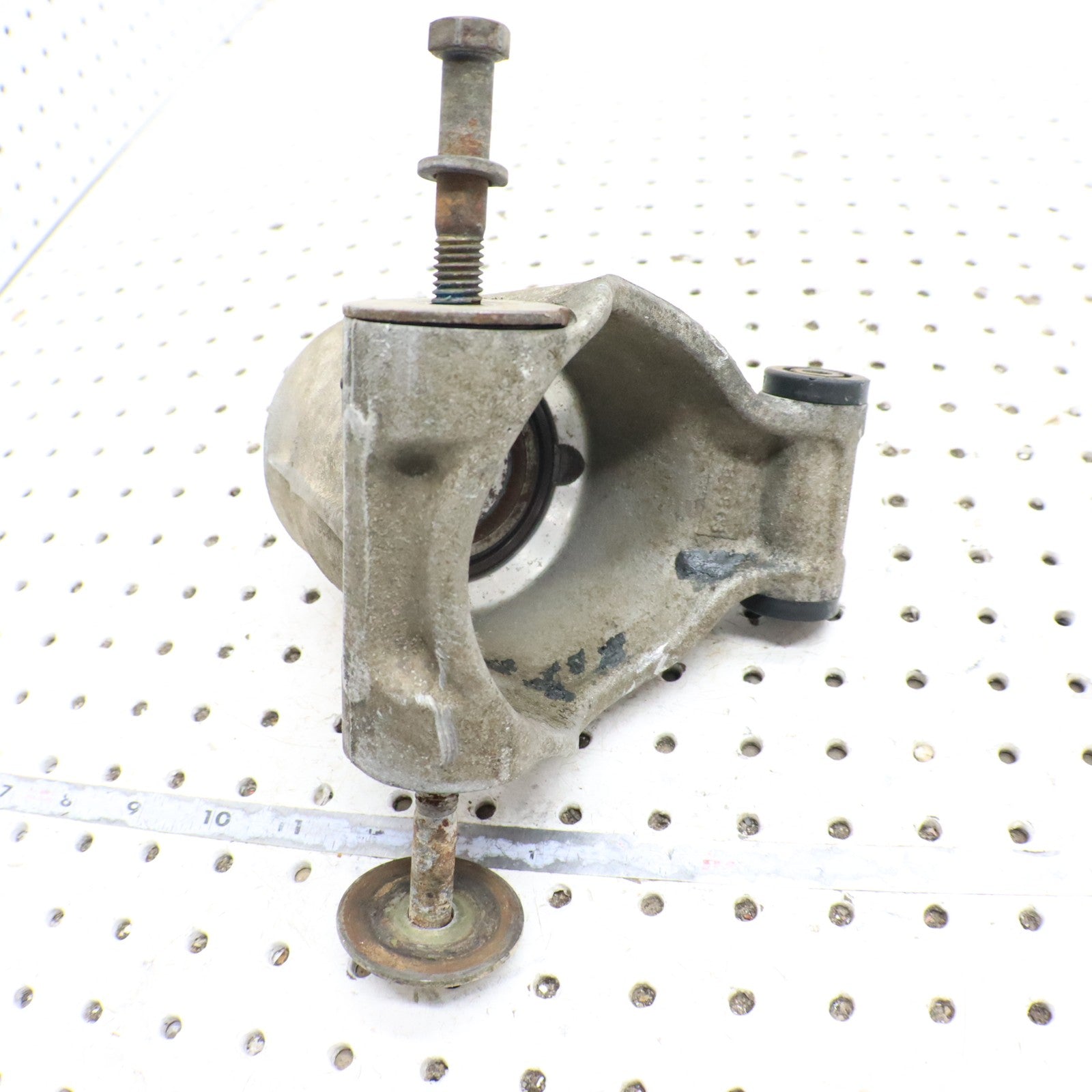 2004 Polaris Sportsman 500 Bearing Carrier Knuckle Rear LEFT 5133663 
