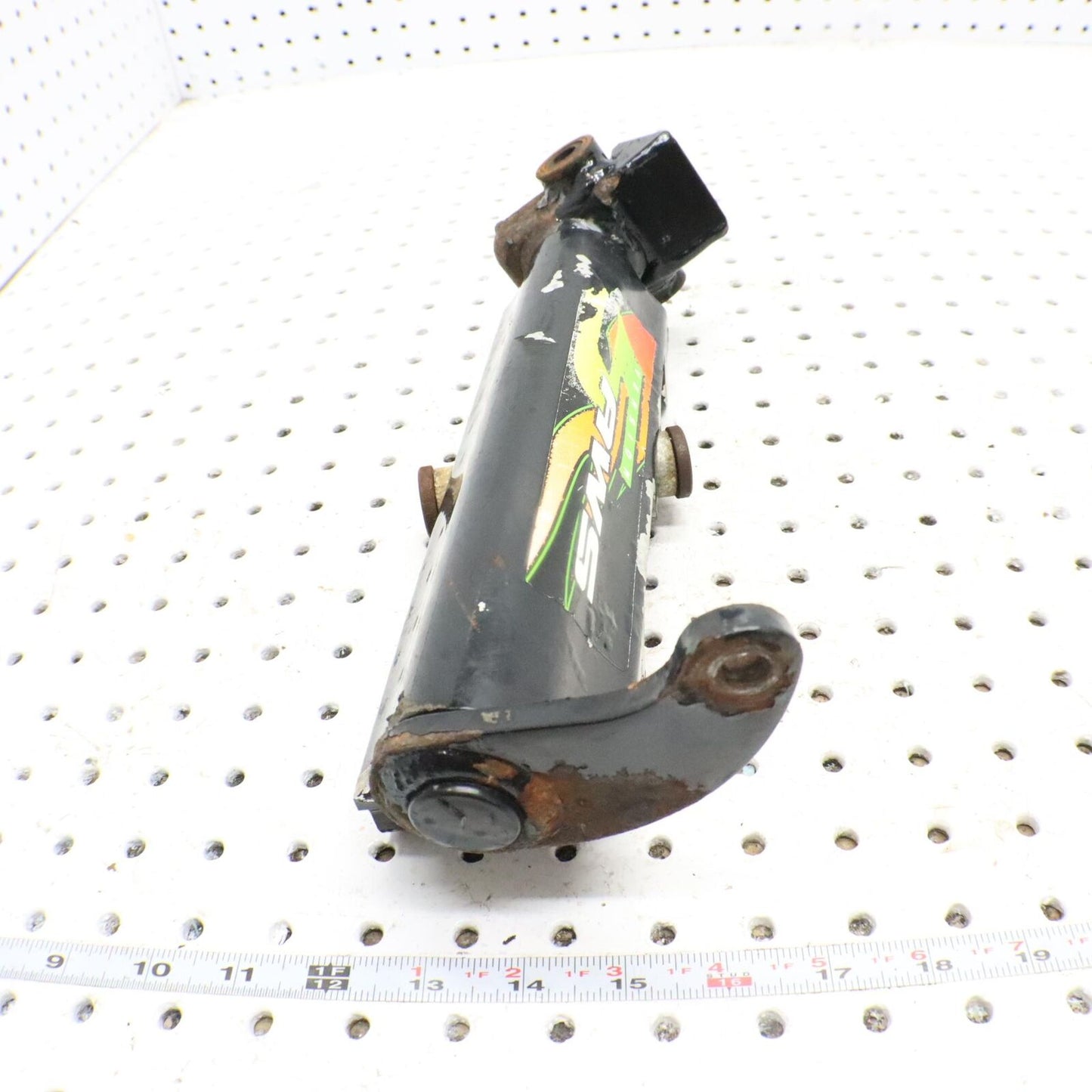 2002 ARCTIC CAT ZR 500 LEFT FRONT STEERING ARM SPINDLE KNUCKLE 0703-661