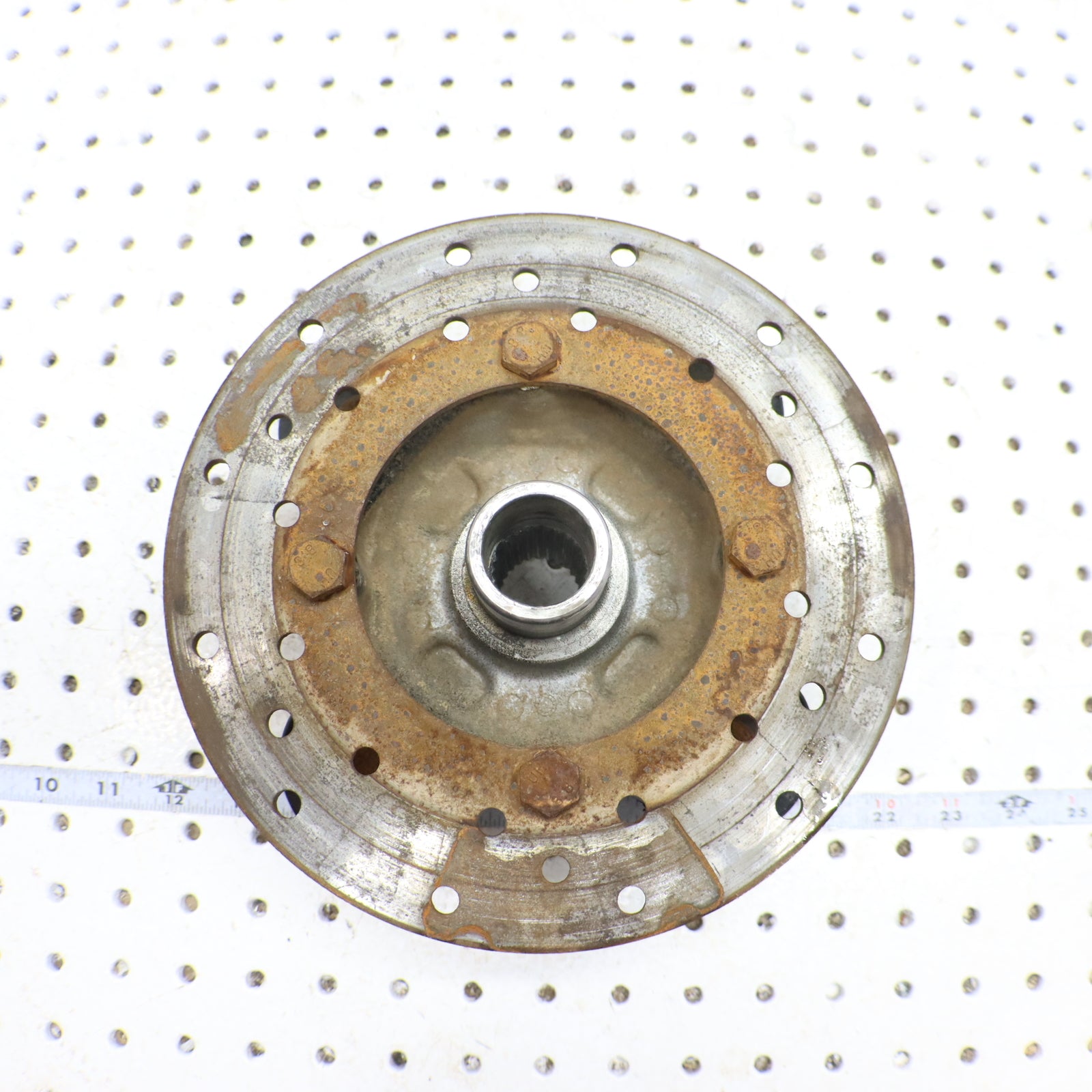 2013 Polaris Ranger Xp 900 Wheel Hub REAR 5137431-067 ; 5142964-067