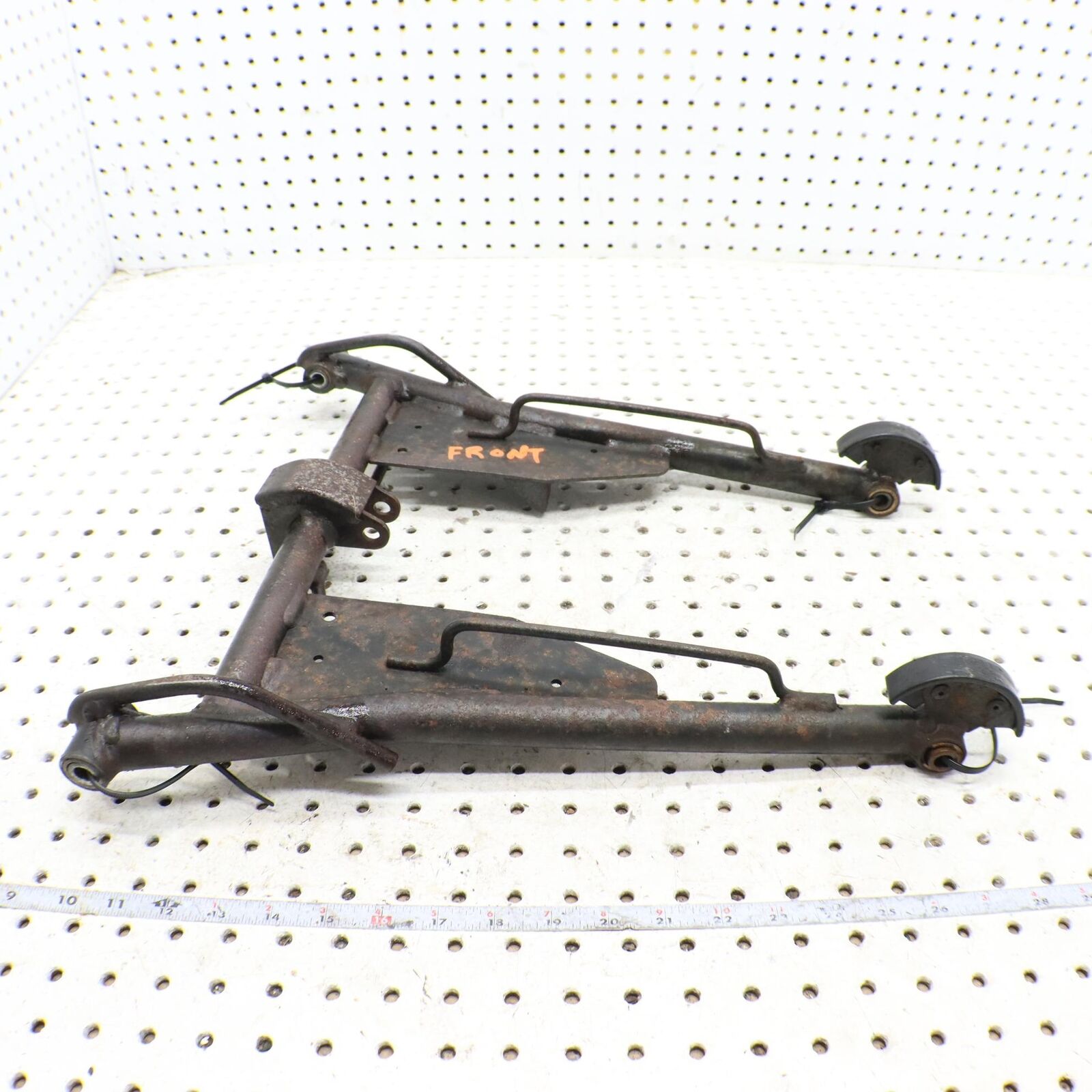 2002 ARCTIC CAT ZR 600 REAR BACK SUSPENSION FRONT TORQUE PIVOT ARM 0704-623
