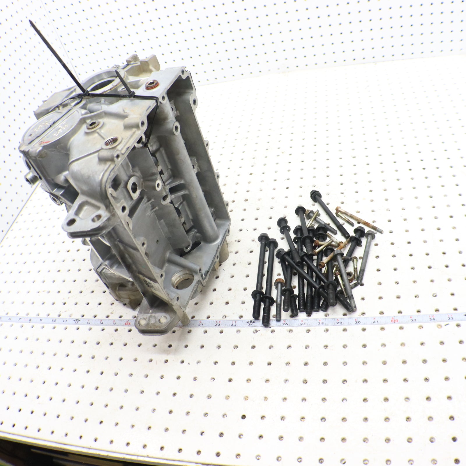 2013 Polaris Ranger Xp 900 Crank Case Engine Case 2204947, 2207371 GOOD!!