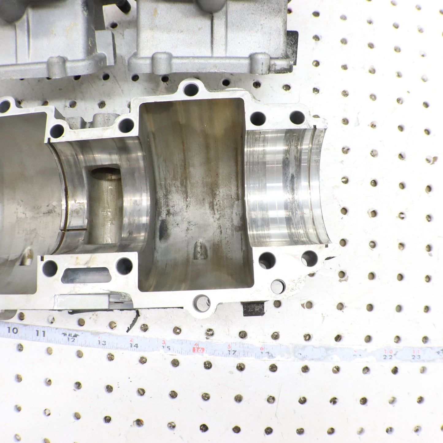 2007 Polaris Iq 600 Crankcase Engine Case Motor Case Crank Case 2203037; 1202738