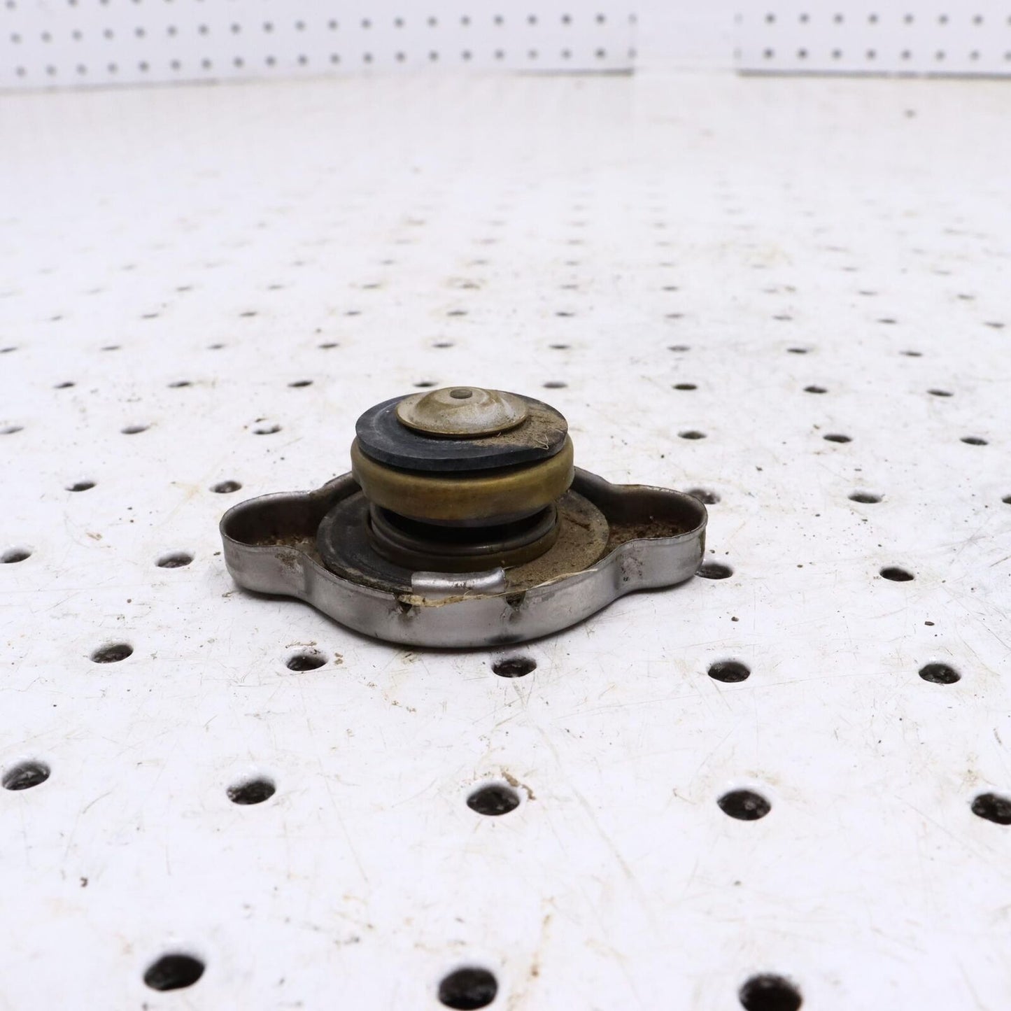 1998 POLARIS XPLORER 400L RADIATOR CAP 2511189; 2511270