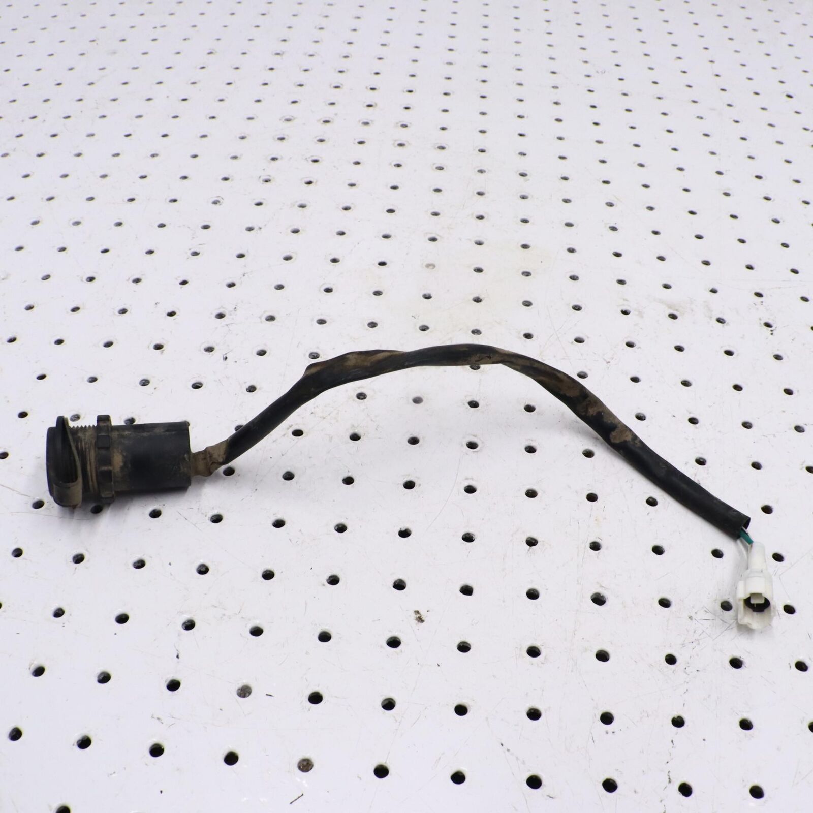 2013 YAMAHA GRIZZLY 700 ACCESSORY SOCKET PLUG OUTLET 1HP-H254B-10-00 