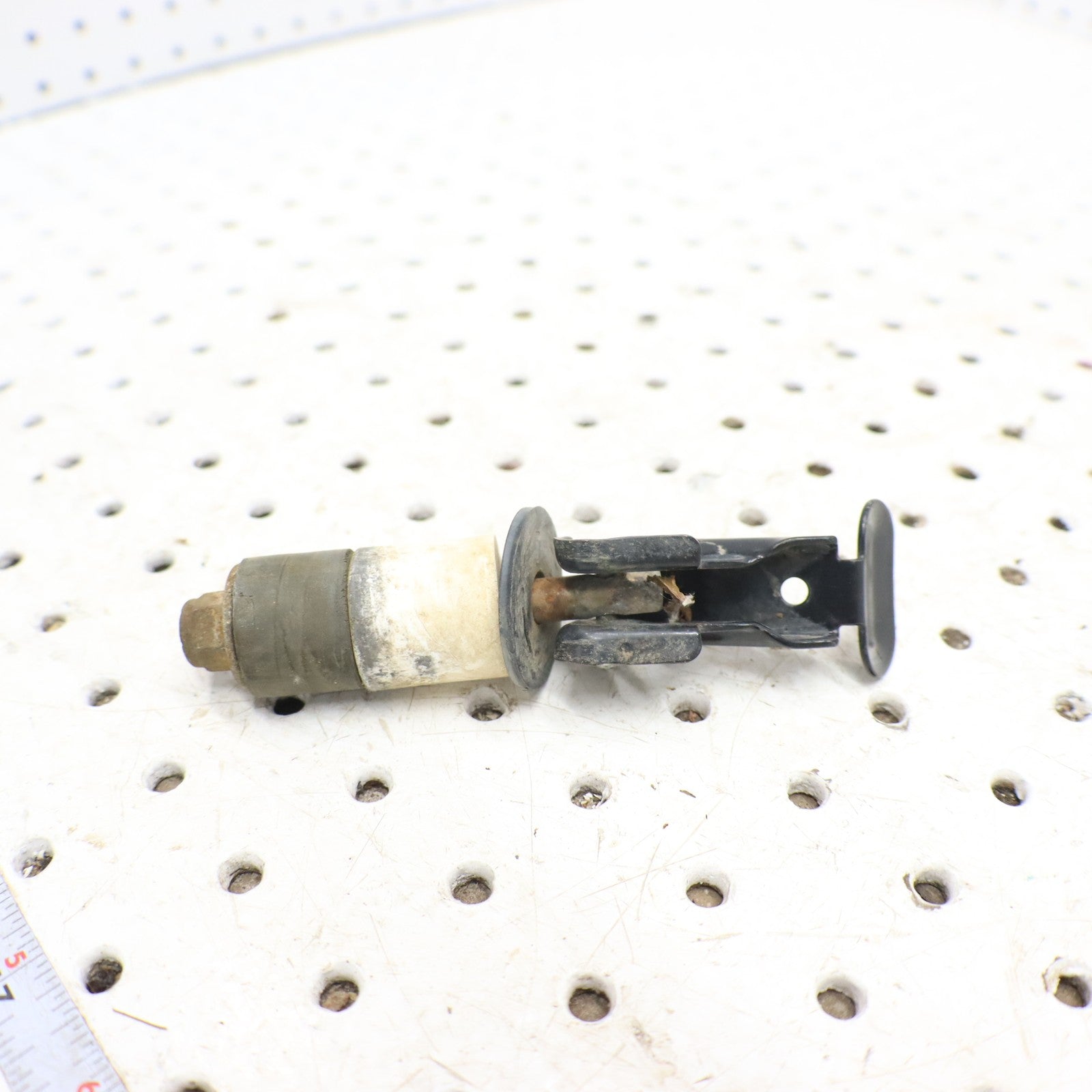 2009 Polaris Sportsman Xp 850 Rack Hold Down Latch 2633814