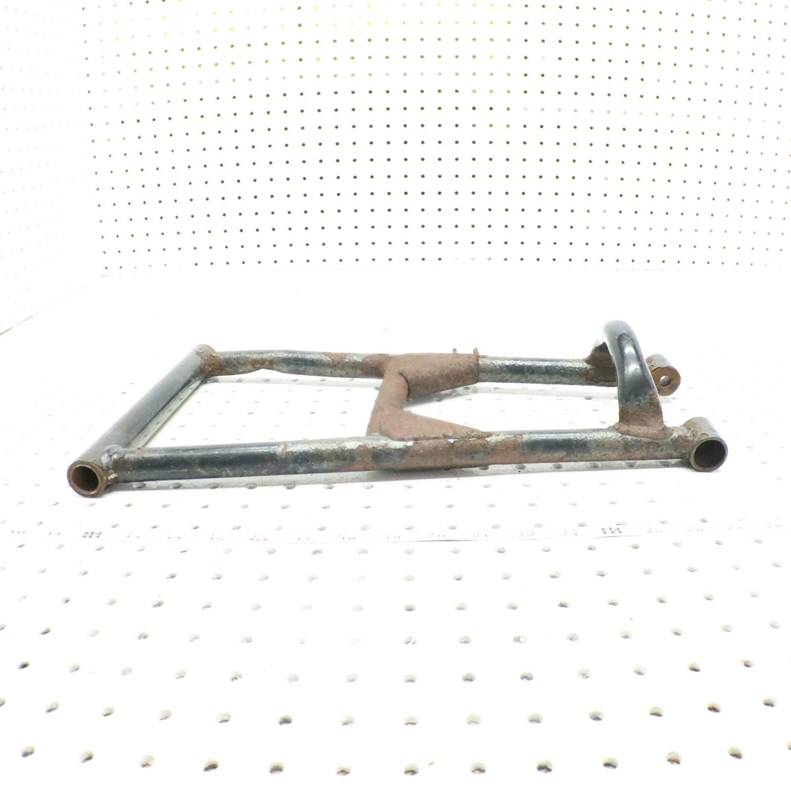 2002 ARCTIC CAT ZR 500 LEFT FRONT LOWER SUSPENSION CONTROL A ARM 0703-847 DENTED