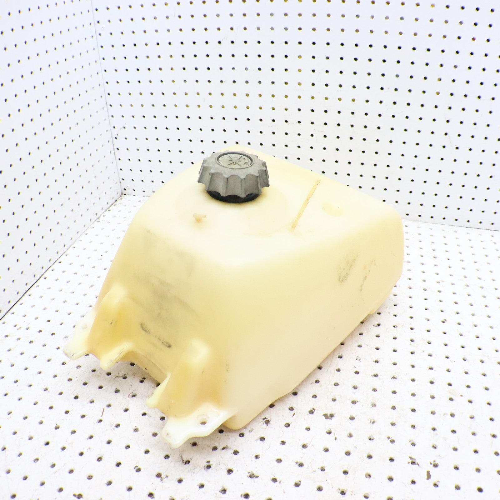 1998 Polaris Xplorer 400l Fuel Tank Gas Tank  1240048; 2511272; 5431805