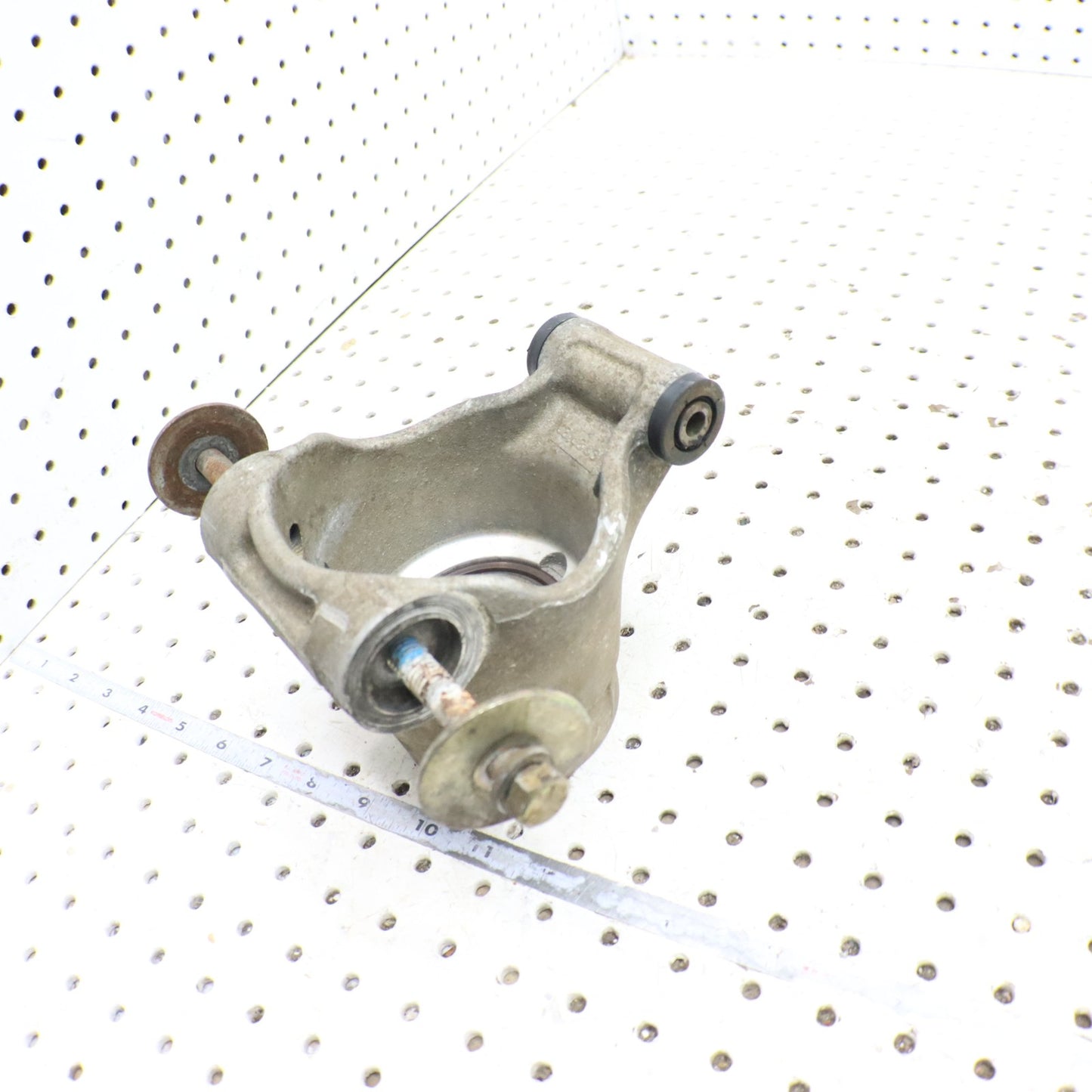 2004 Polaris Sportsman 500 Bearing Carrier Knuckle Rear LEFT 5133663 