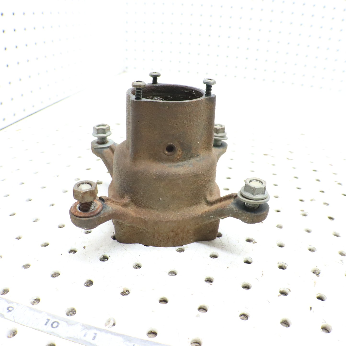 1995 Polaris Xplorer 400 Wheel Hub FRONT 1520243; 2202595  