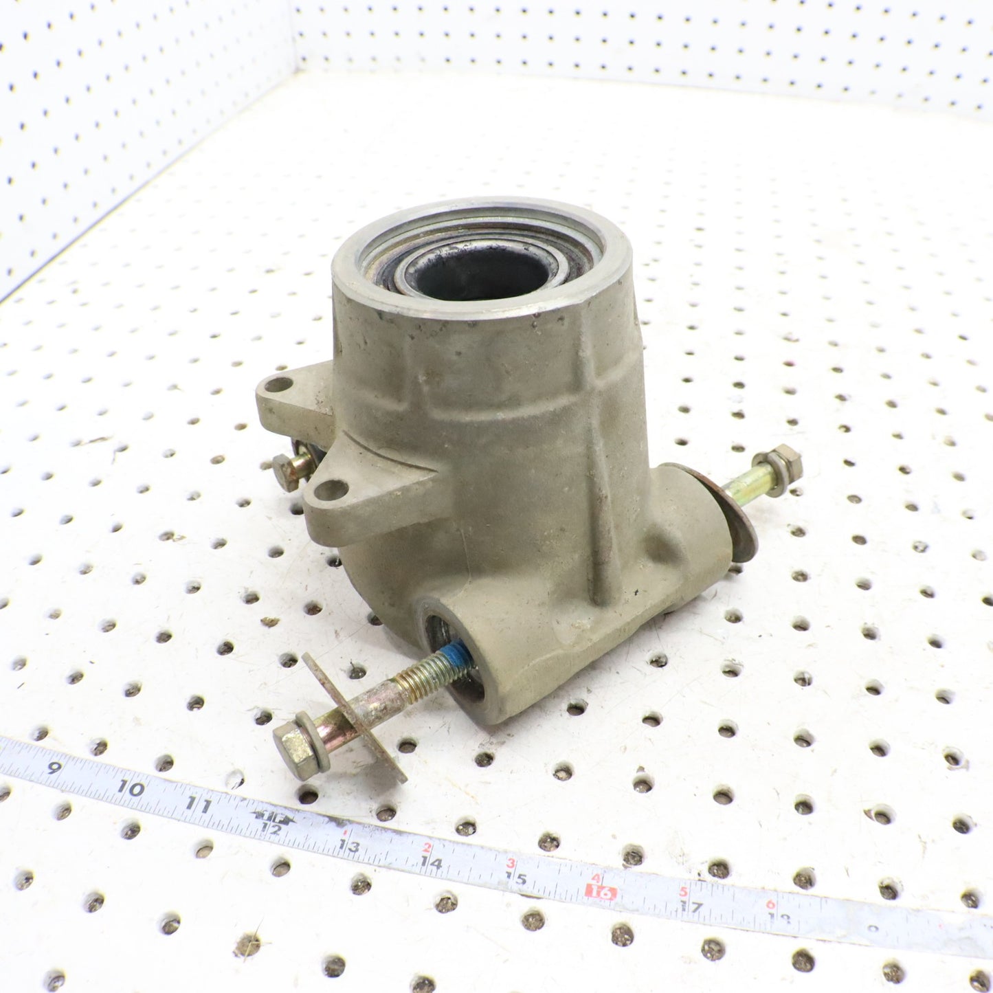 2009 Polaris Sportsman 800 Bearing Carrier Knuckle Rear 5135563 LEFT REAR 