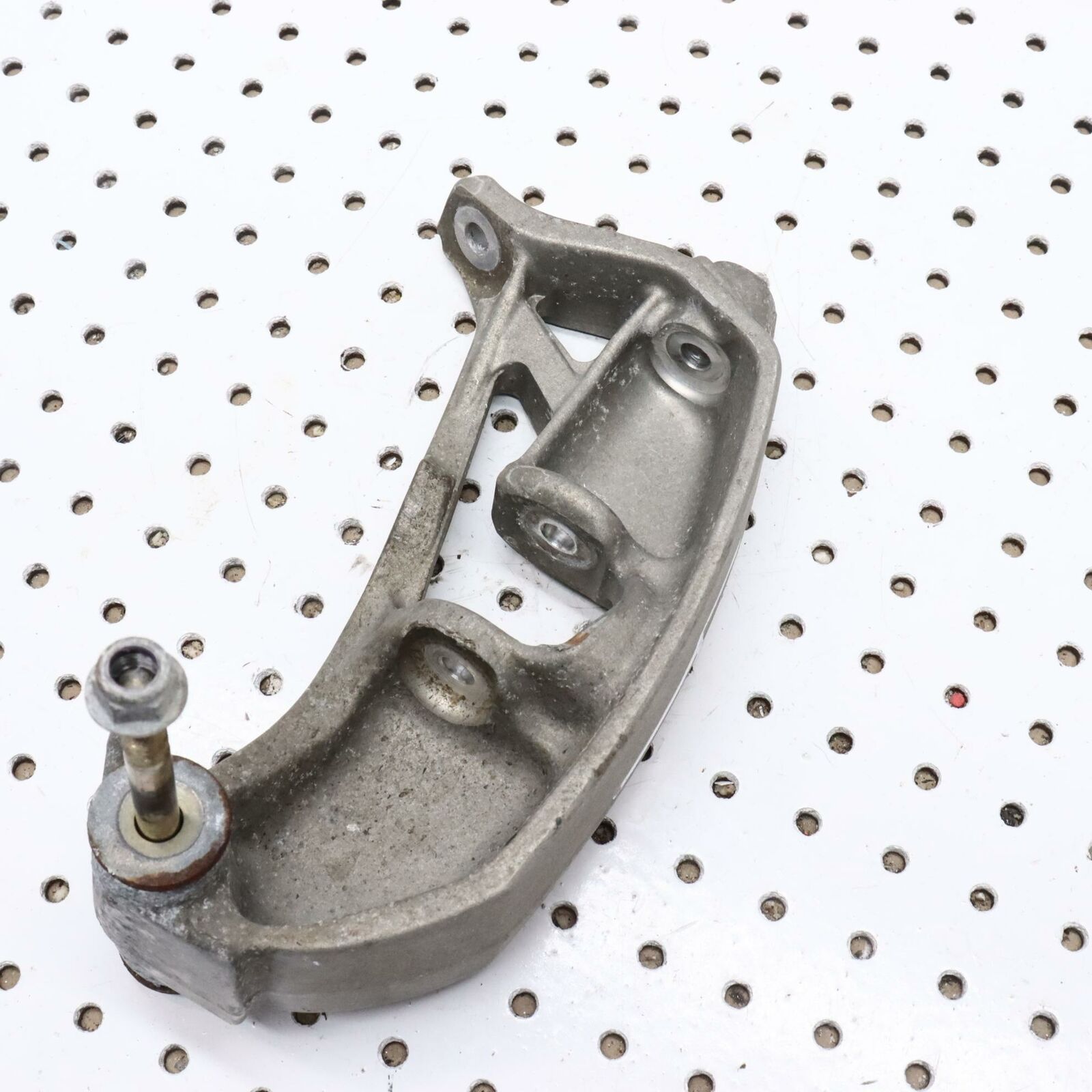2006 POLARIS CLASSIC 700 LEFT FRONT STEERING ARM SPINDLE KNUCKLE 1822795