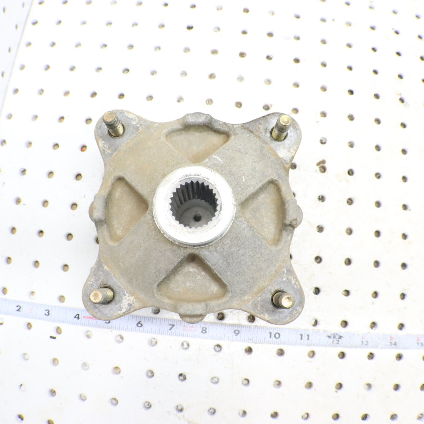 2015 Polaris Sportsman 570 Wheel Hub 5135113 5143629 REAR