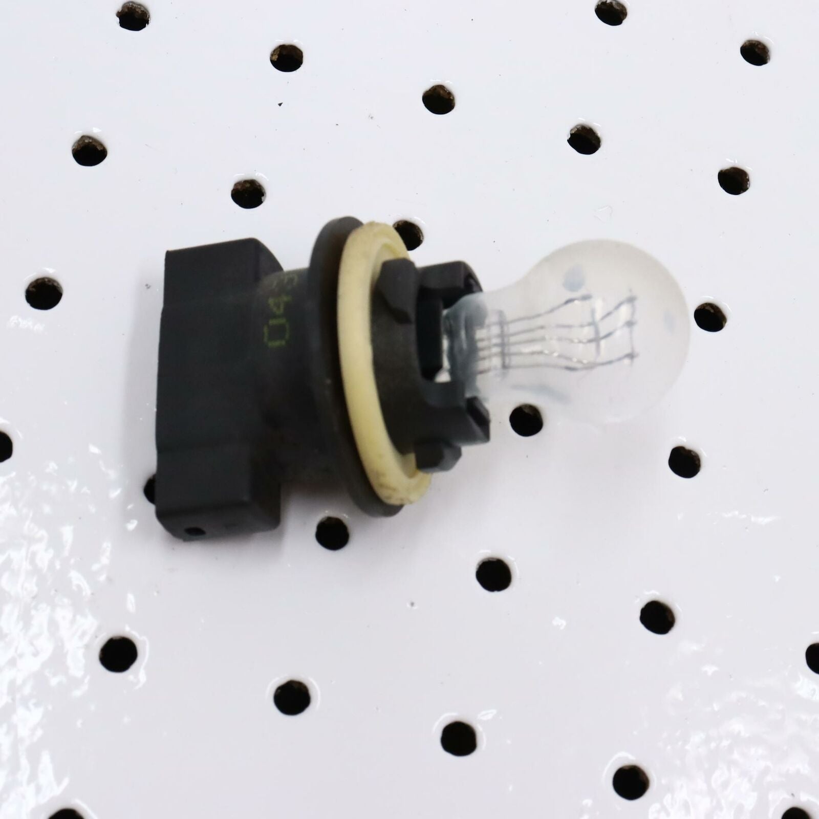 2007 POLARIS IQ 600 LIGHT BULB 4010764