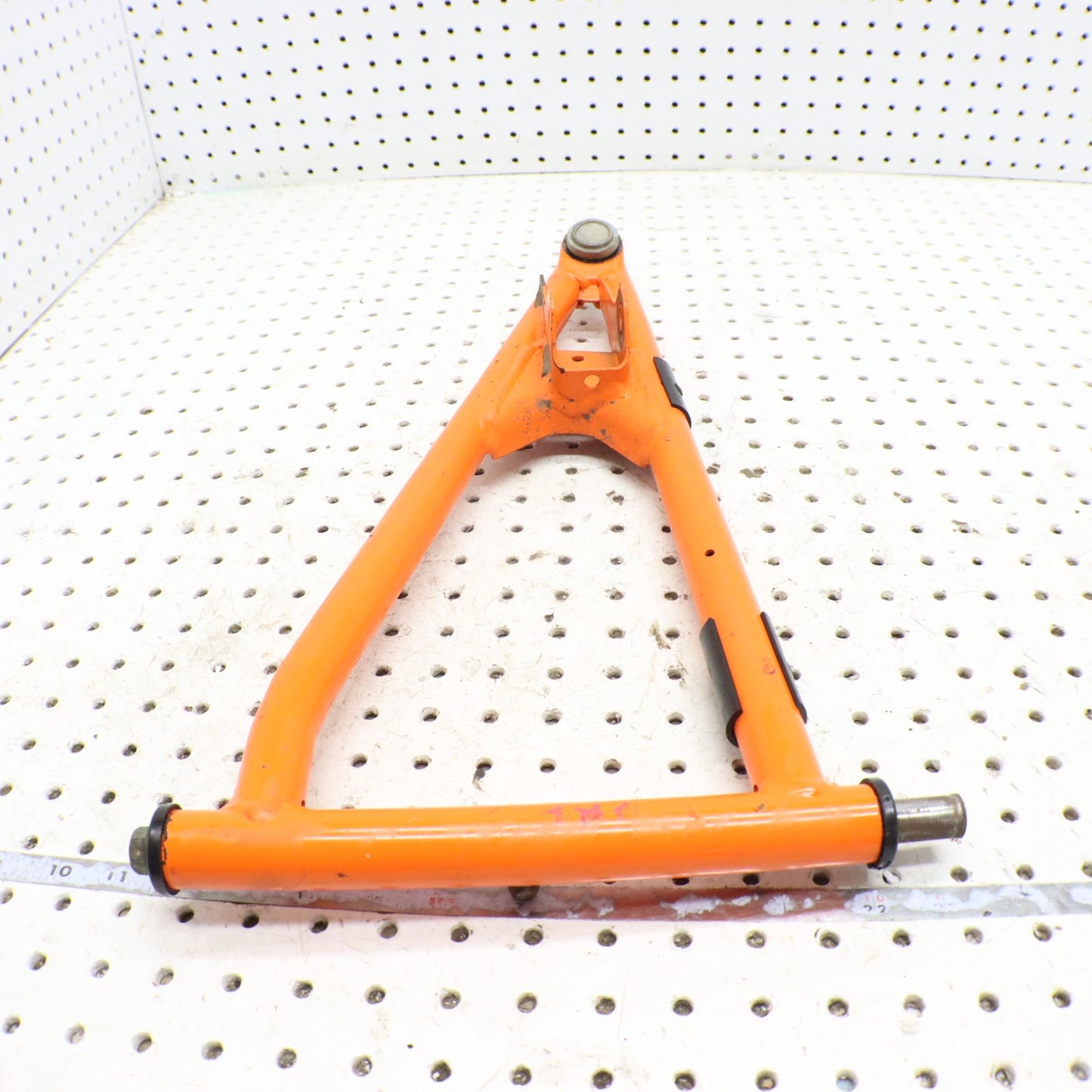 2013 Polaris Ranger Xp 900 Front Upper Right Control Arm 1018168-589 1020888-589