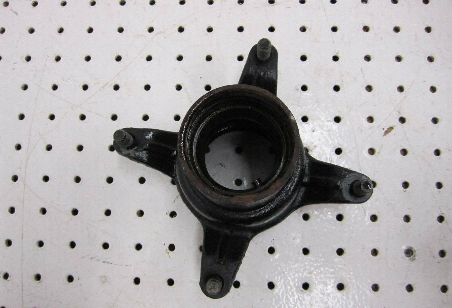 POLARIS SPORTSMAN XPLORER MAGNUM 400 4X4 FRONT WHEEL HUB 1520182 2202595