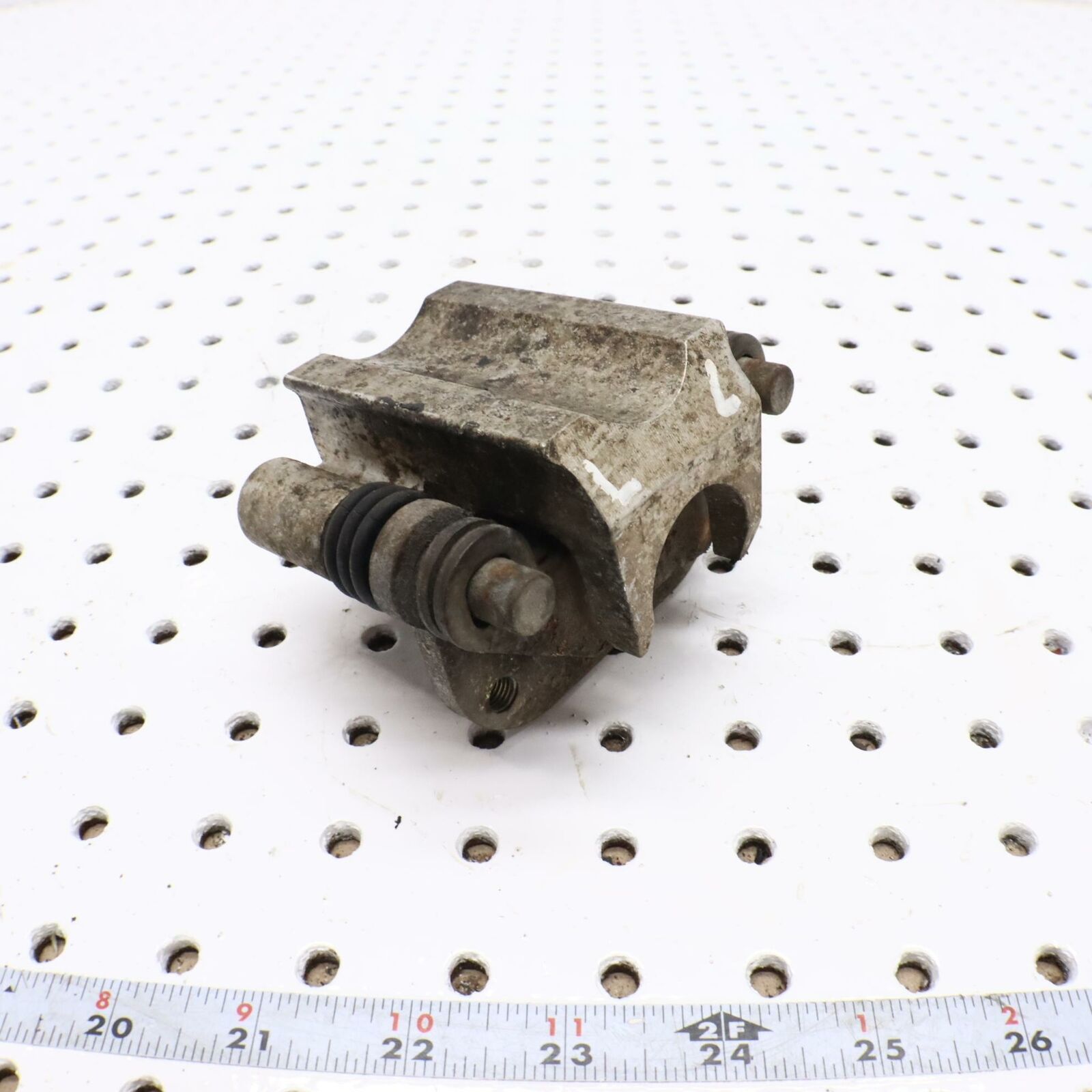 1996 POLARIS SCRAMBLER 400 LEFT FRONT BRAKE CALIPER 1910173 1910271