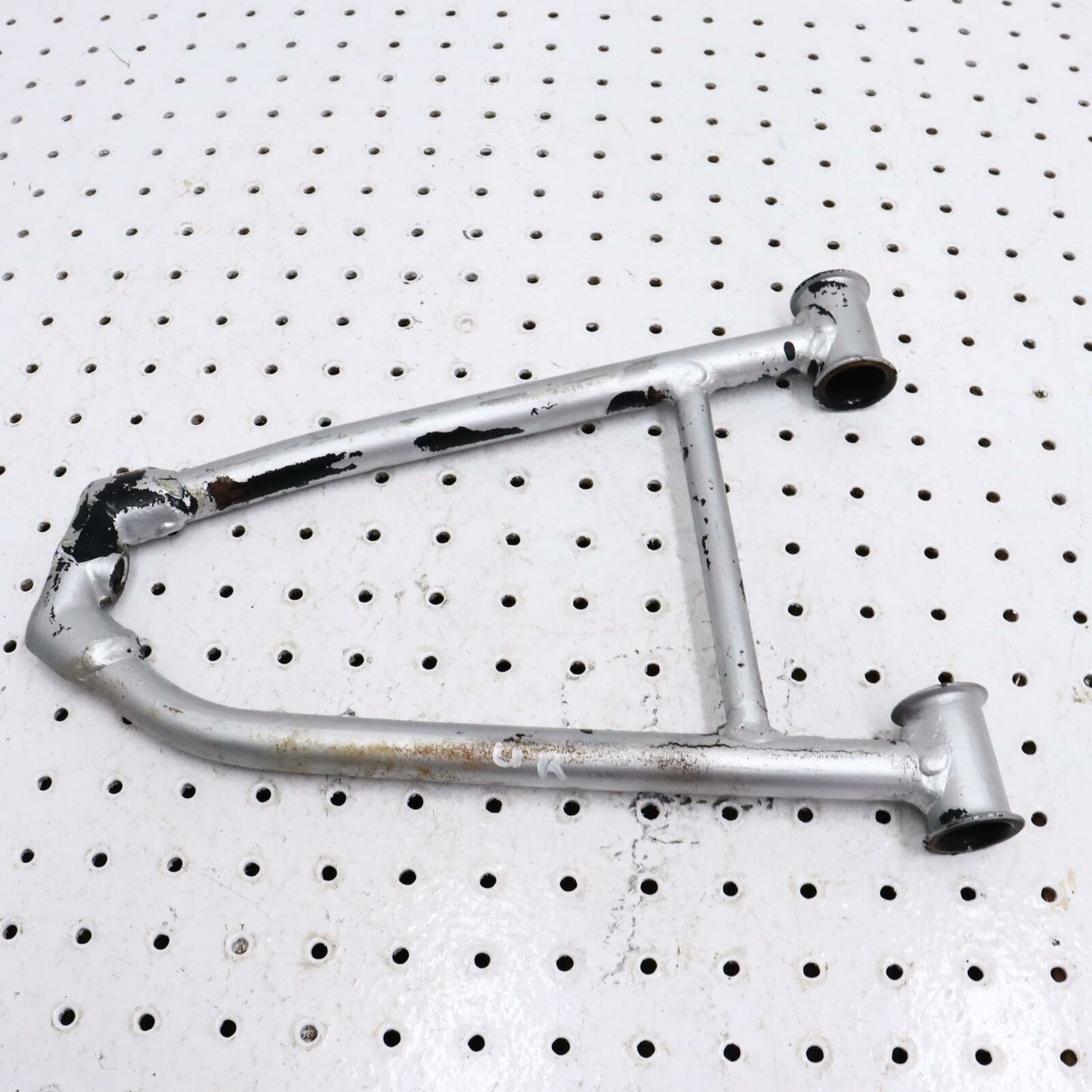 2007 POLARIS IQ 600 FRONT UPPER RIGHT CONTROL A ARM 2203020-067