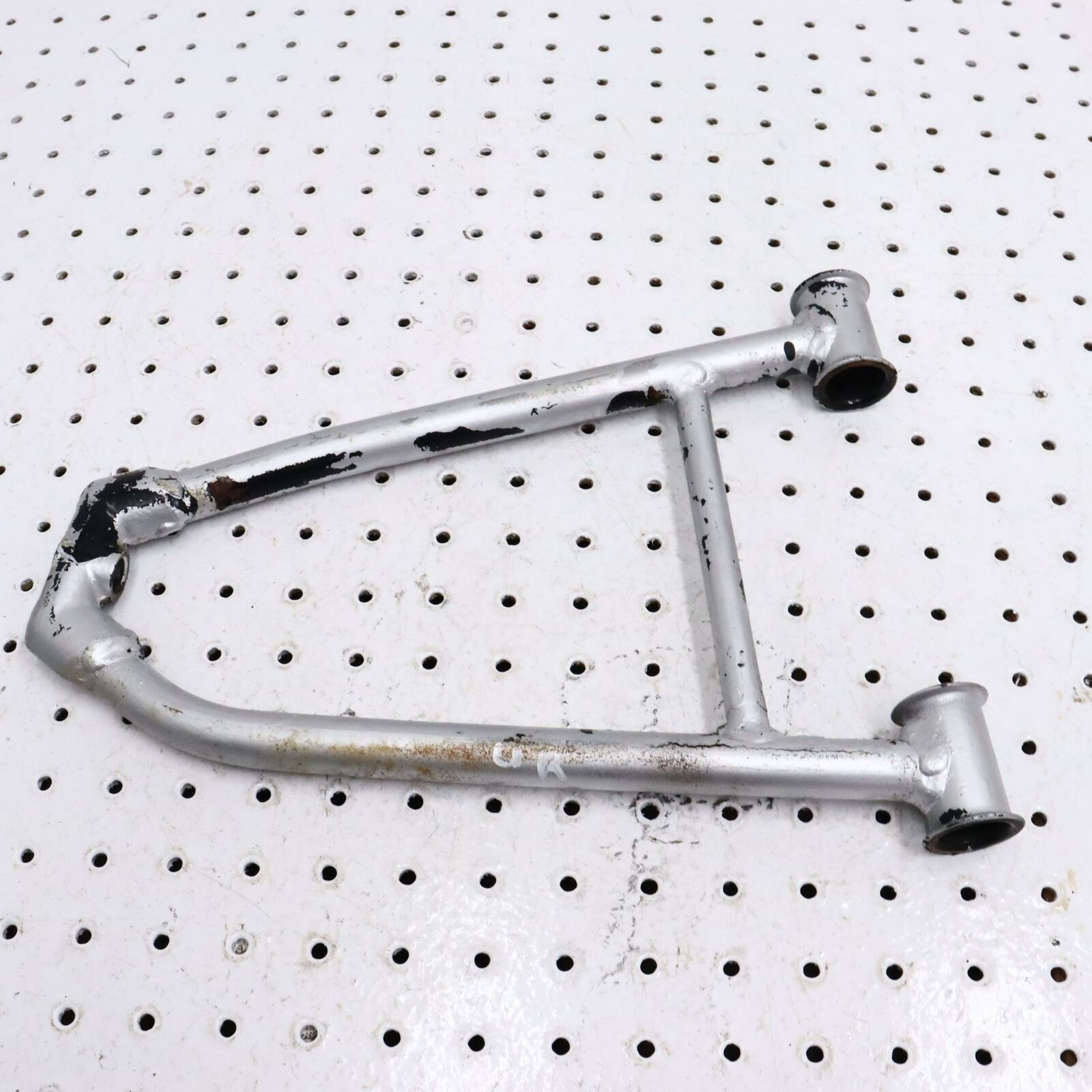 2007 POLARIS IQ 600 FRONT UPPER RIGHT CONTROL A ARM 2203020-067