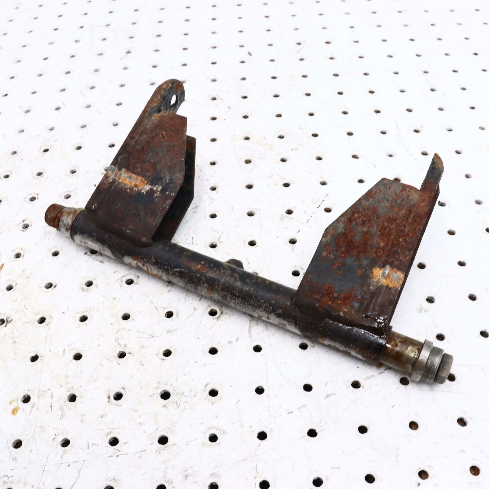 2002 ARCTIC CAT ZR 600 REAR PIVOT ARM 0704-727