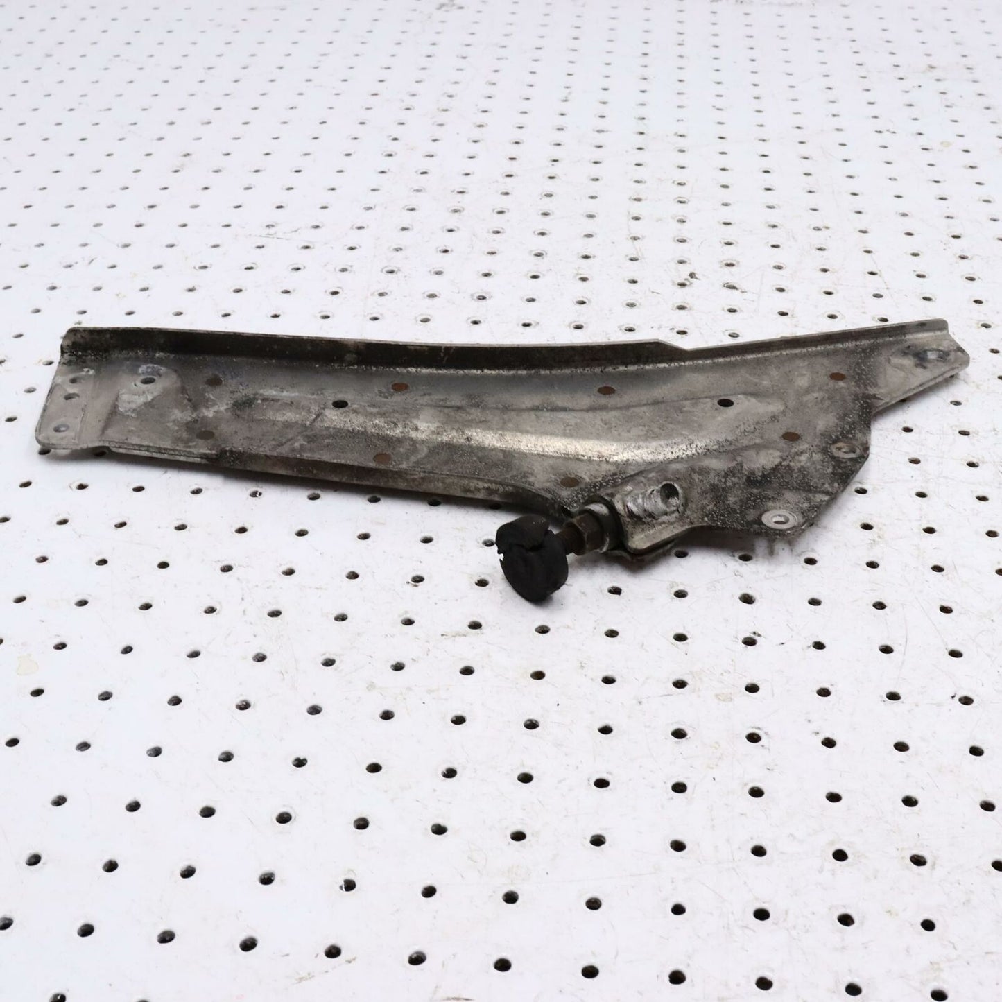 2006 POLARIS CLASSIC 700 ENGINE MOTOR MOUNT CHASSIS SUPPORT 1015015