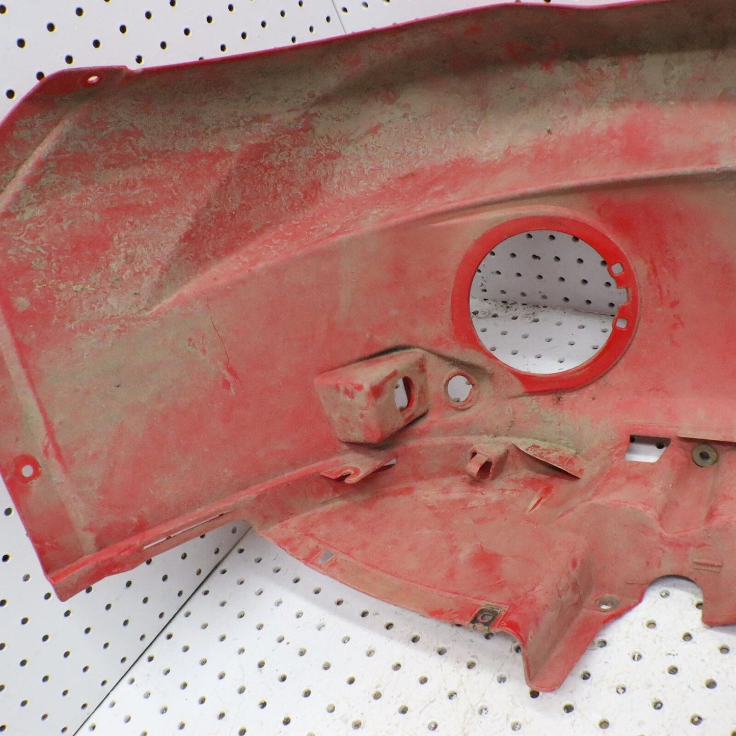 2013 YAMAHA GRIZZLY 700 FRONT FENDER RIGHT 1HP-F1556  RED